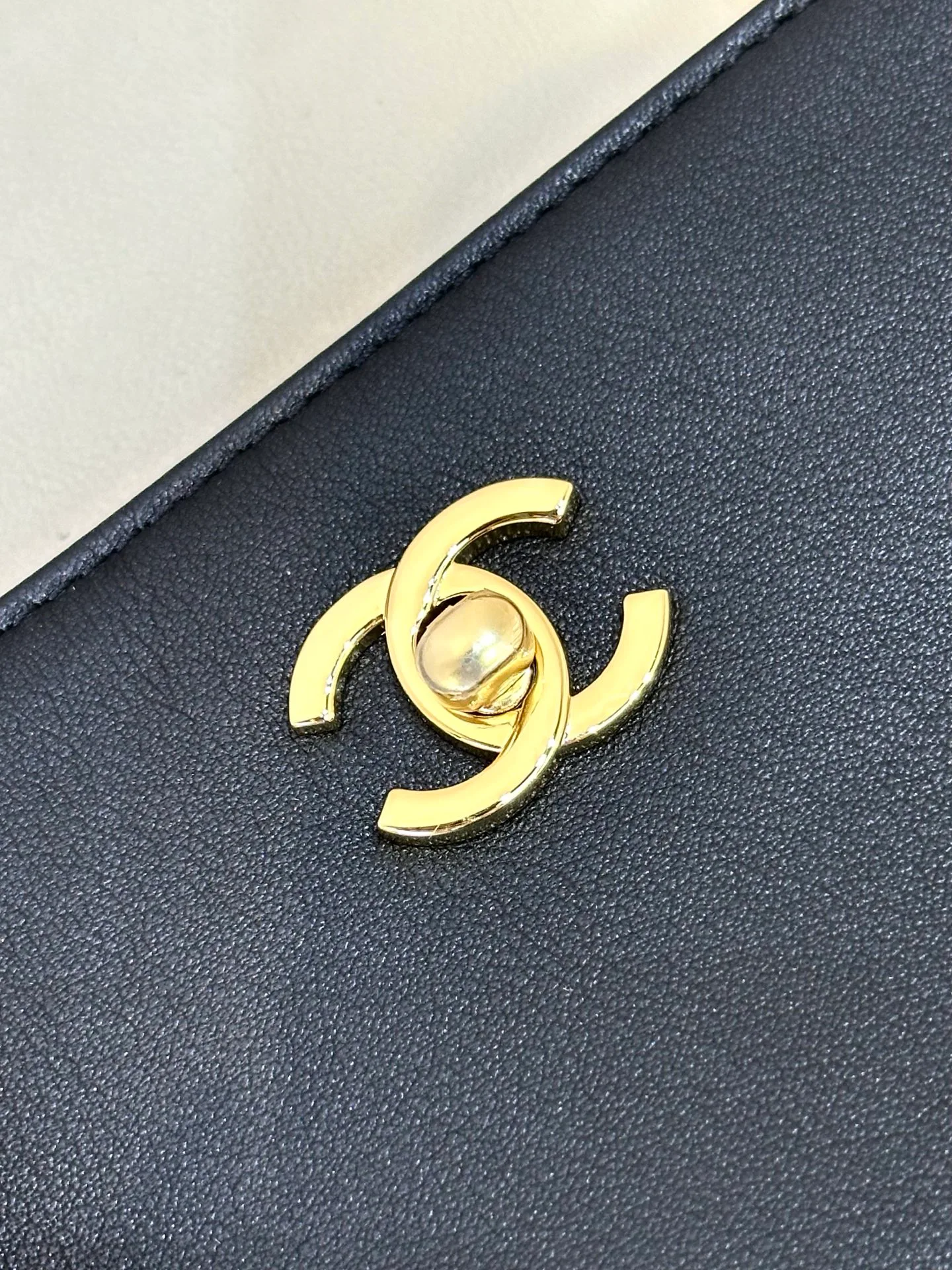 Классические Сумки Женские Chanel 17376120