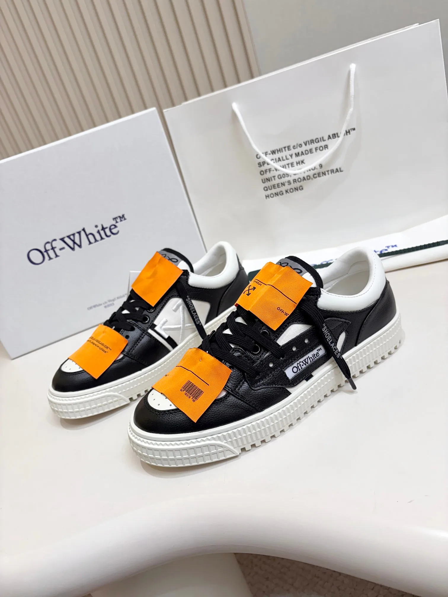 Кроссовки Женские Off-White 18103210