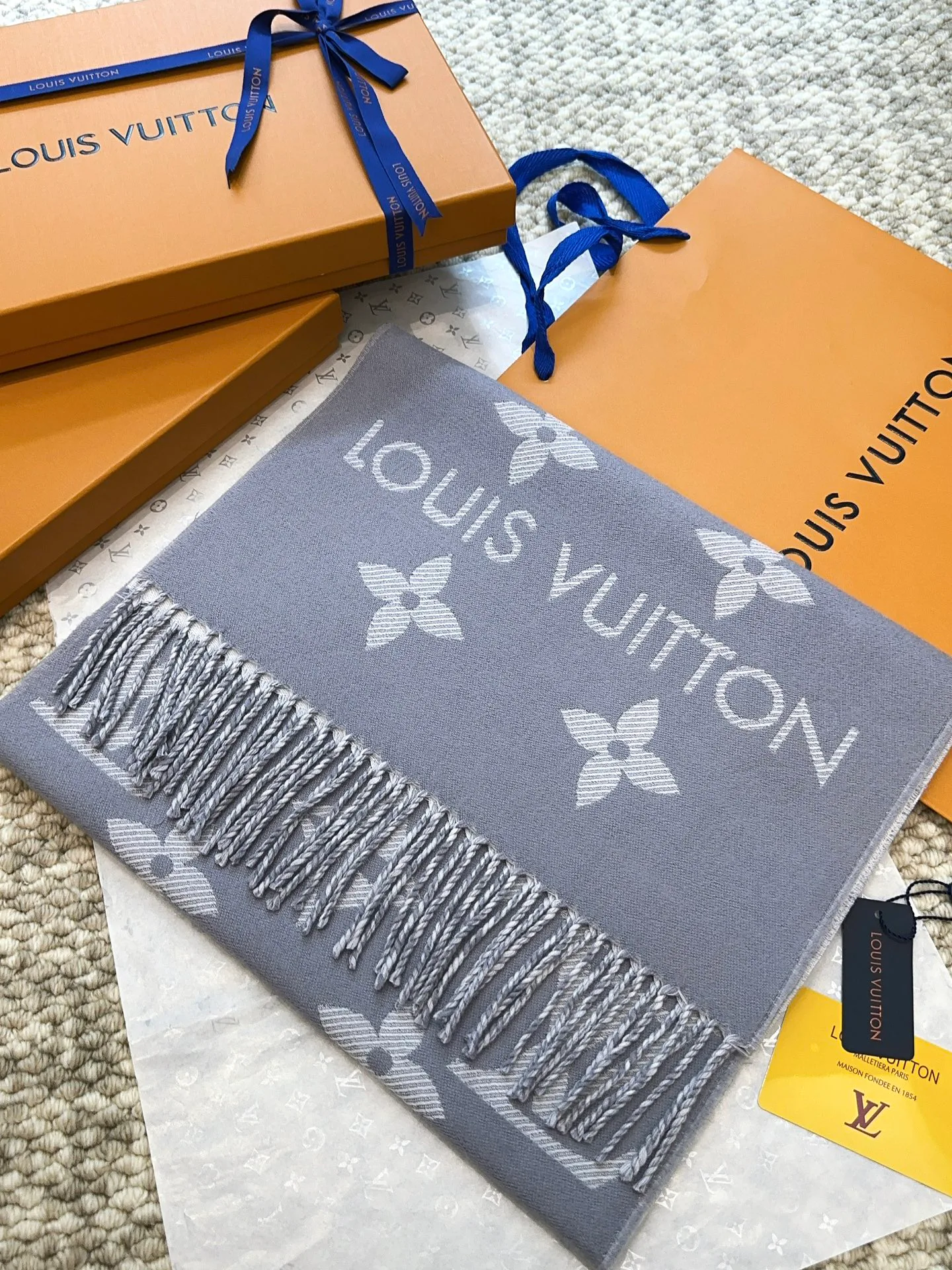 Шарфы Louis Vuitton 4420