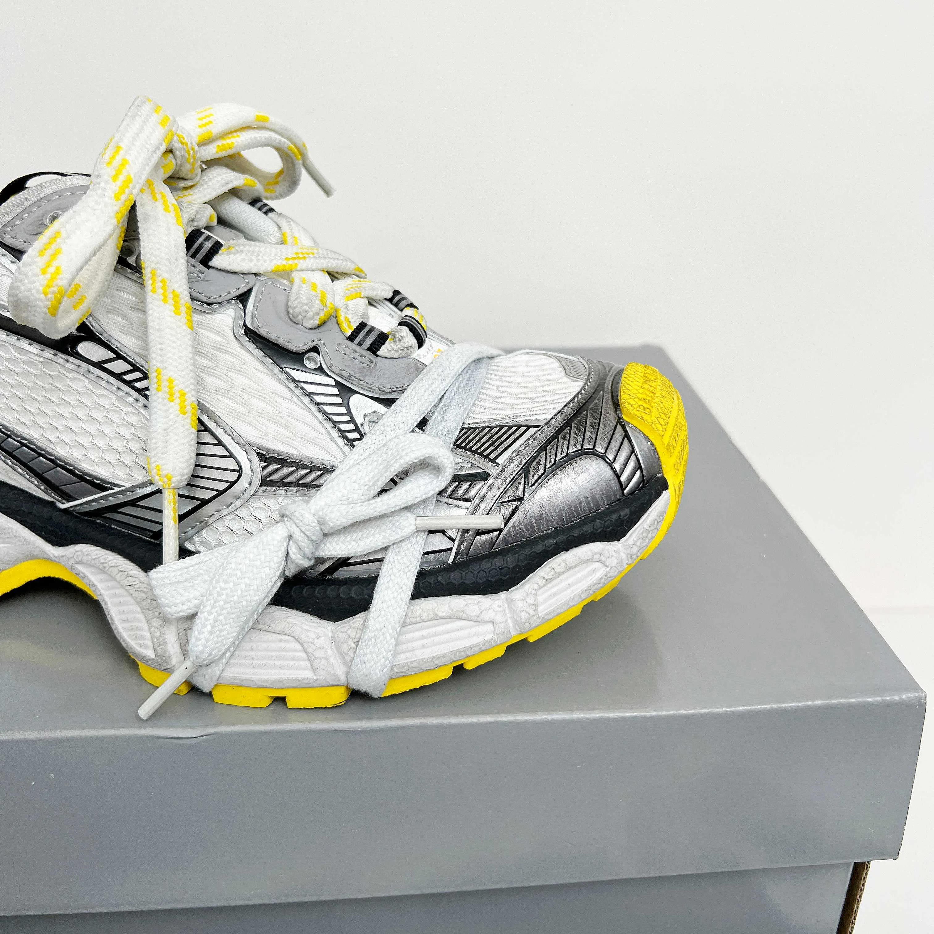 Кроссовки Женские Balenciaga 6428111