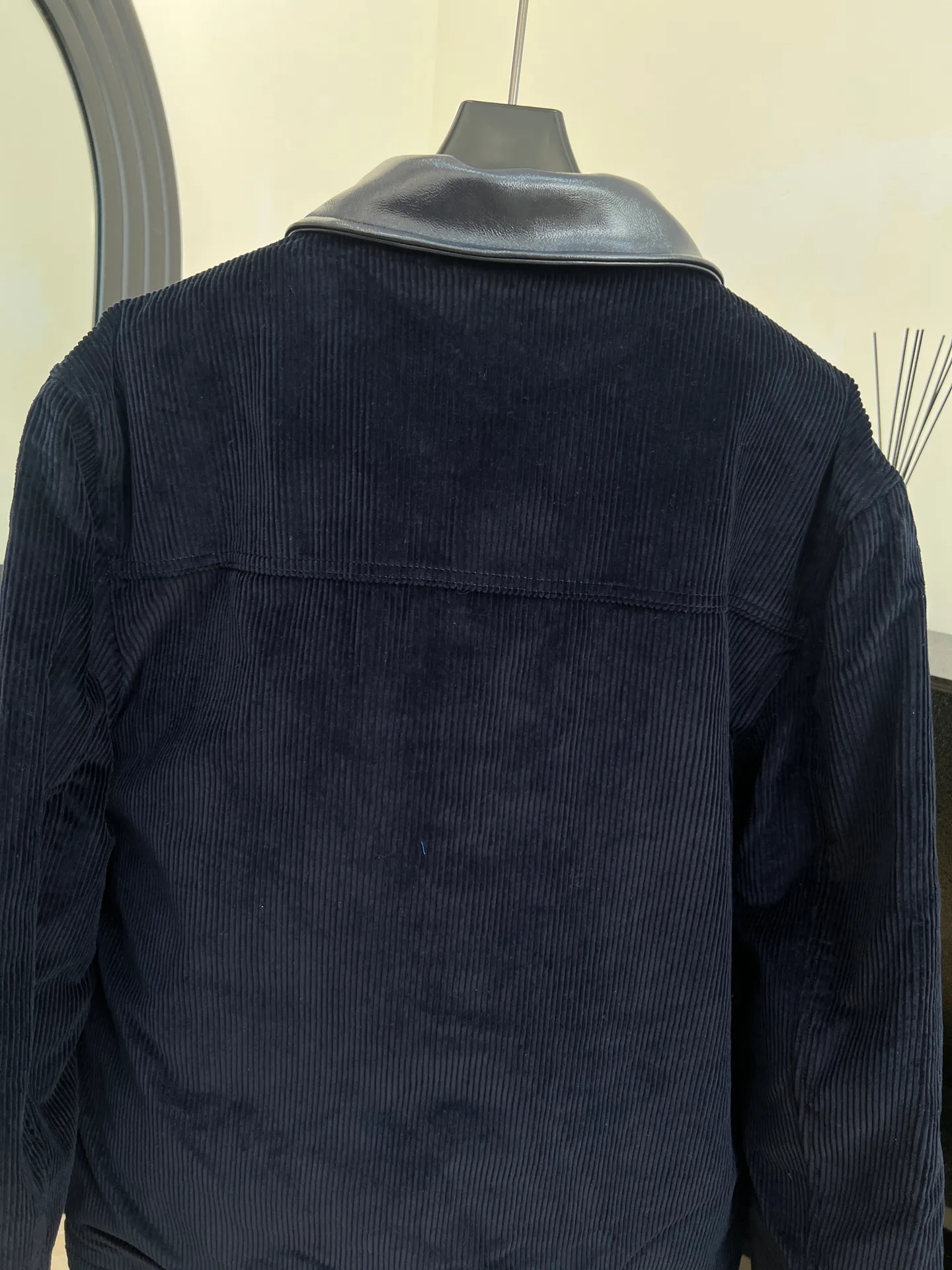 Кожаные Куртки И Дублёнки Мужские Gucci 920340