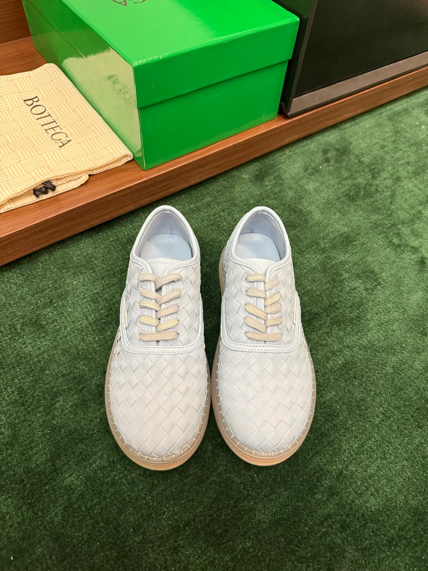 Кроссовки Женские Bottega Veneta 17386185