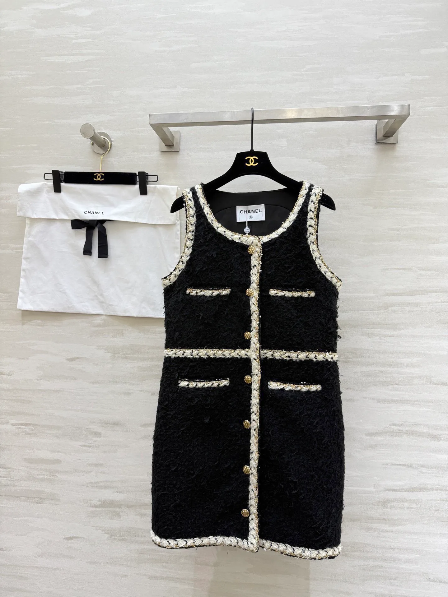 Жилеты Женские Chanel 10088703
