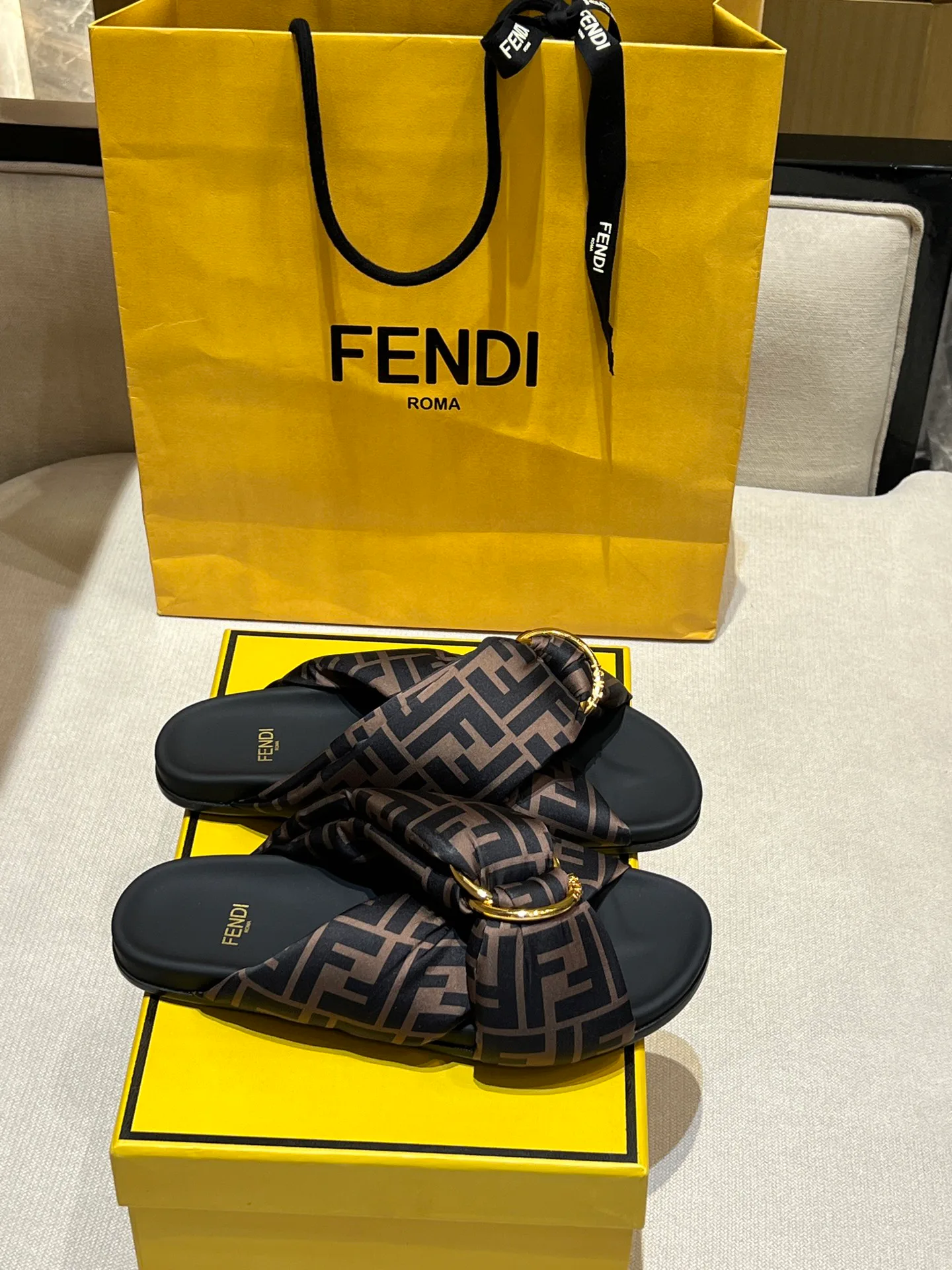 Сандалии Женские Fendi 9636411