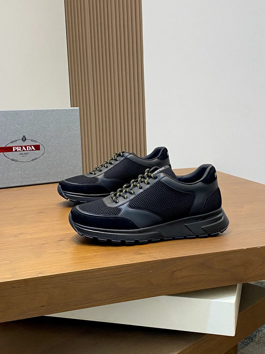 Кроссовки Мужские Prada 18079032