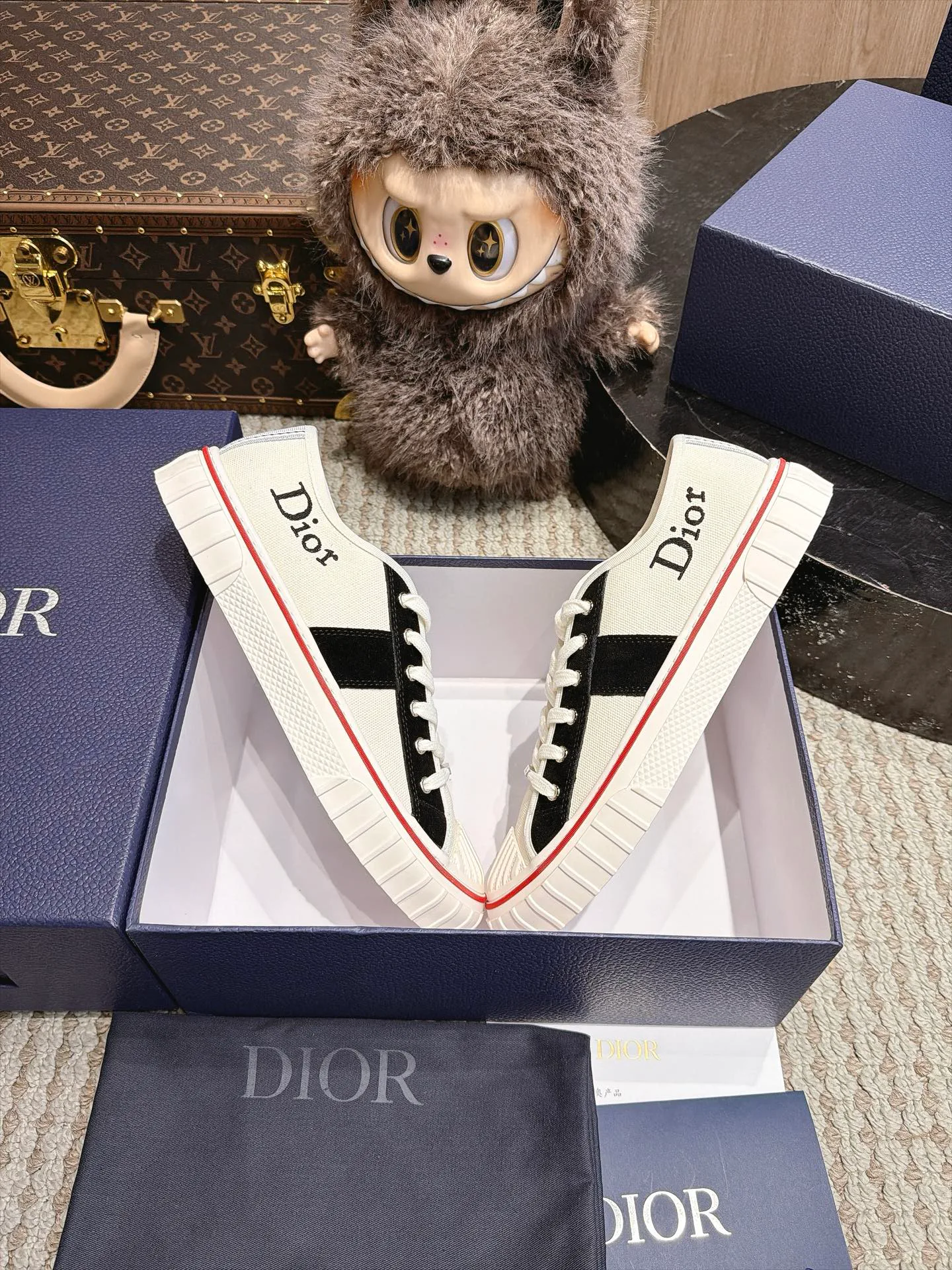 Кроссовки Женские Christian Dior 18039195