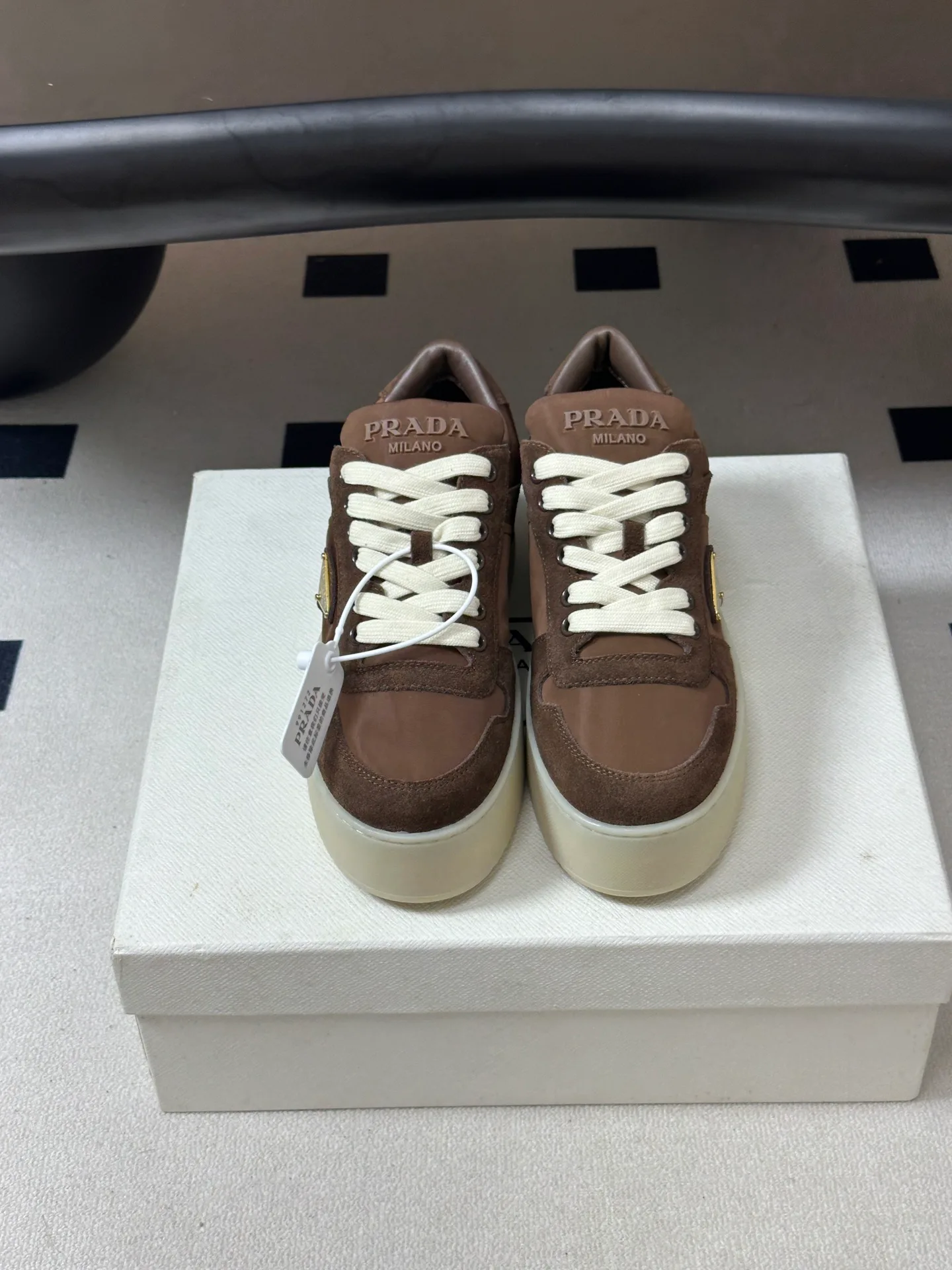Кроссовки Женские Prada 18041555