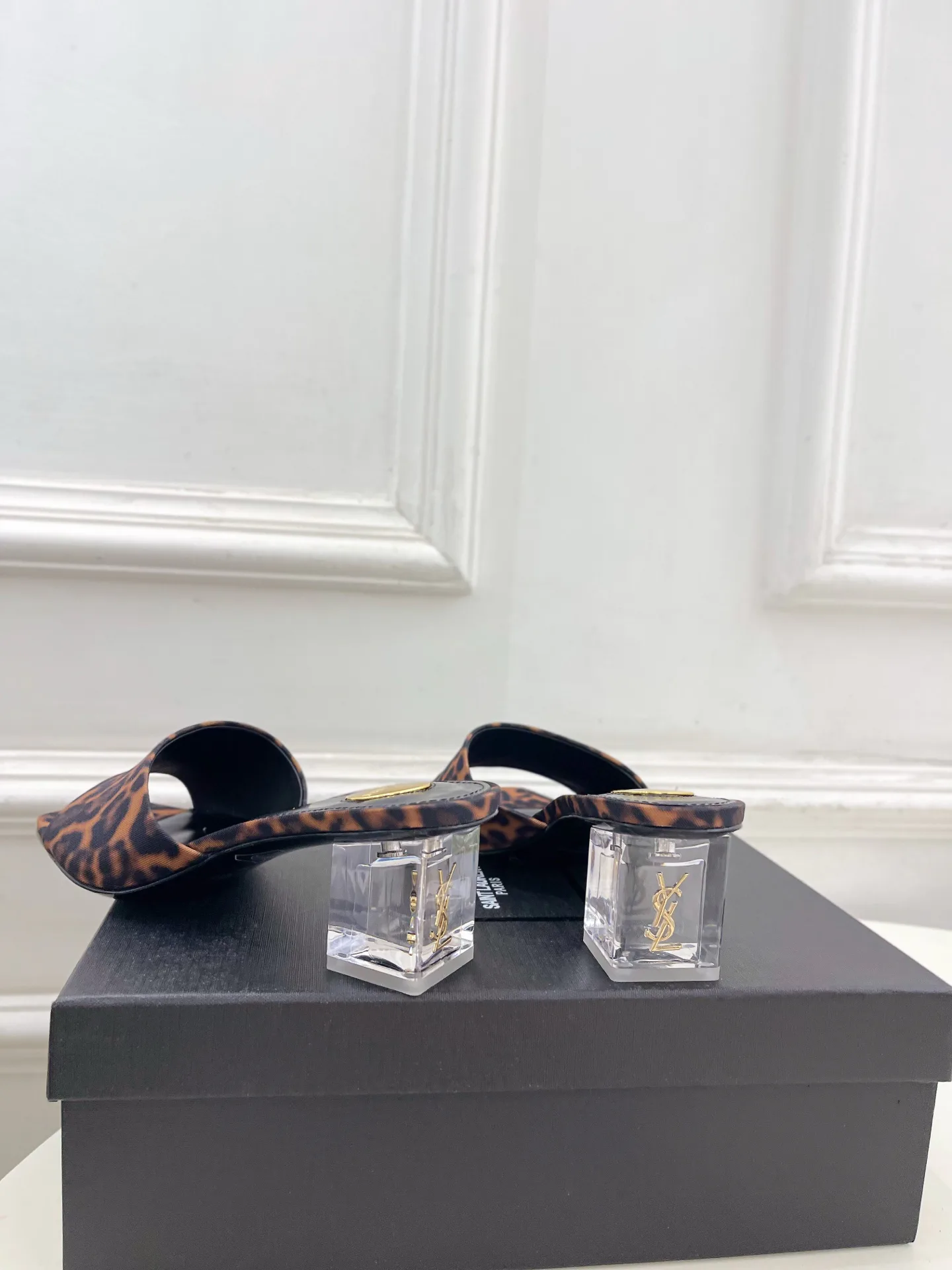 Босоножки Женские Saint Laurent 17506898