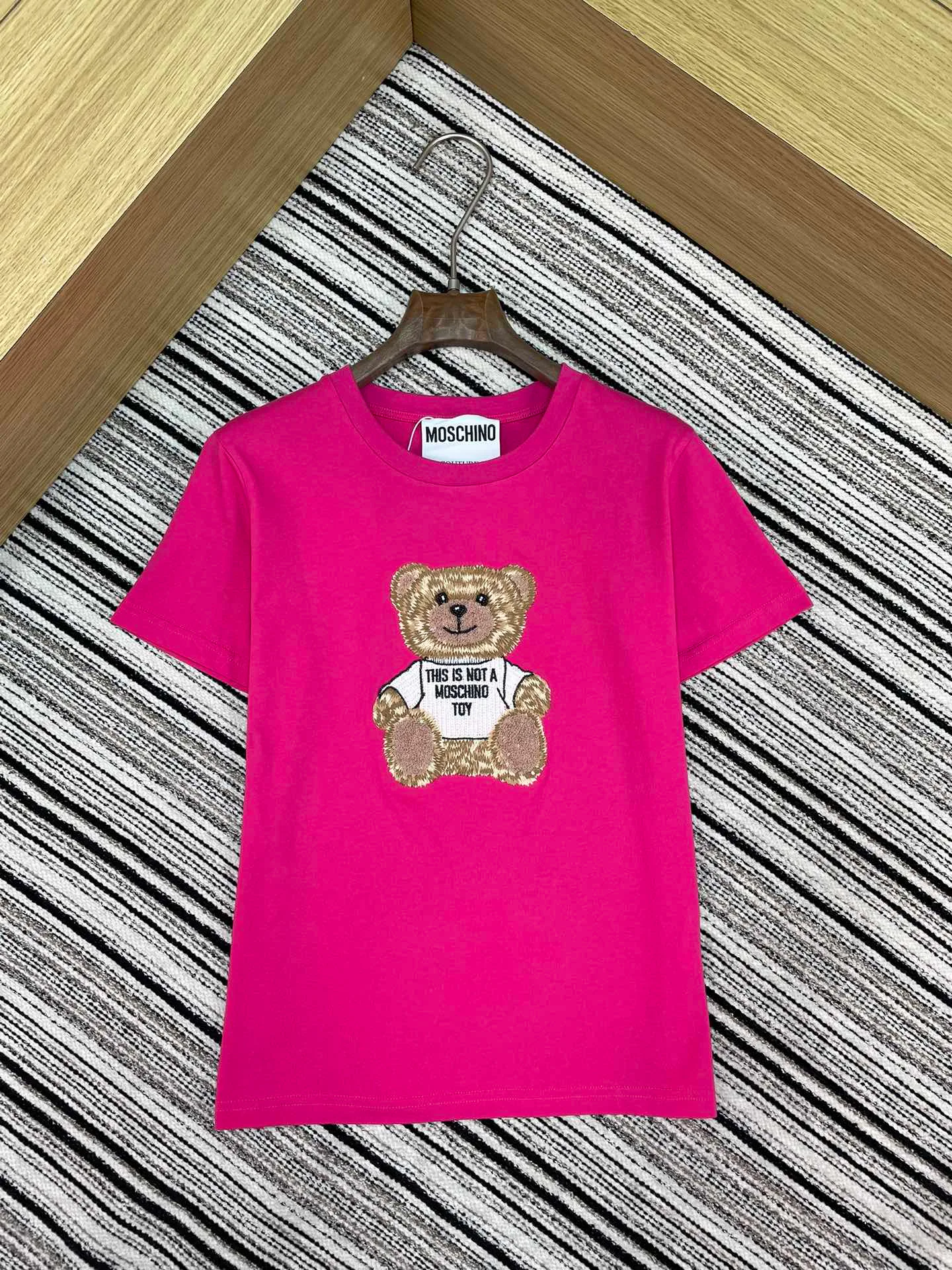 Футболки Женские Moschino 1532951