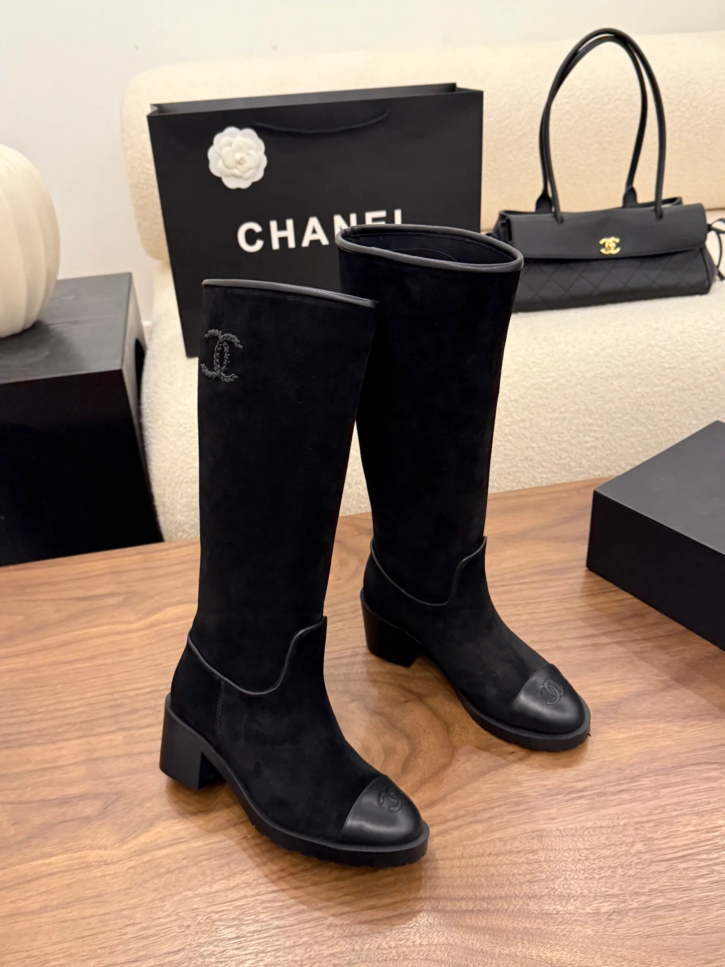 Сапоги Женские Chanel 18223596