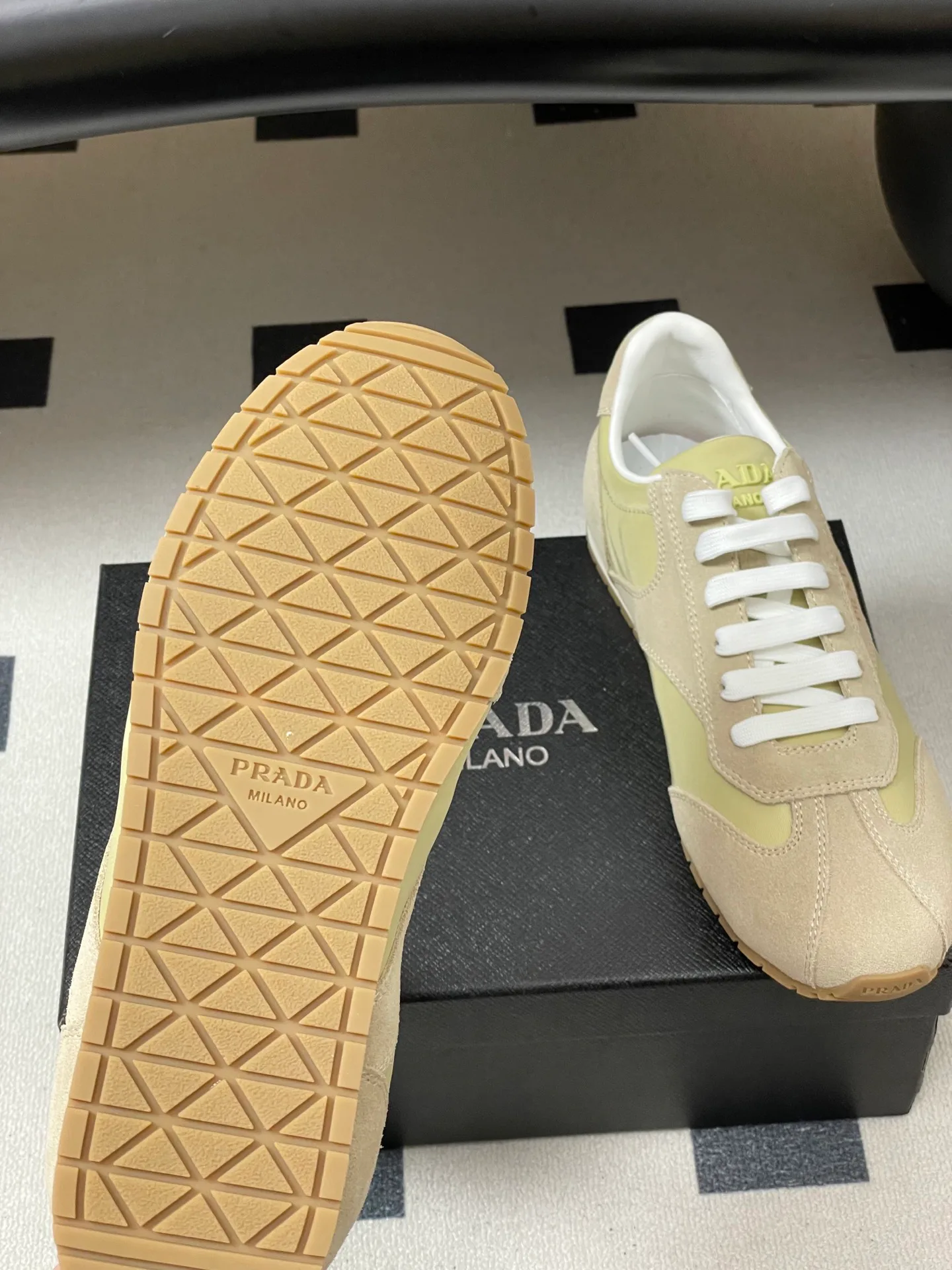 Кроссовки Женские Prada 12810920