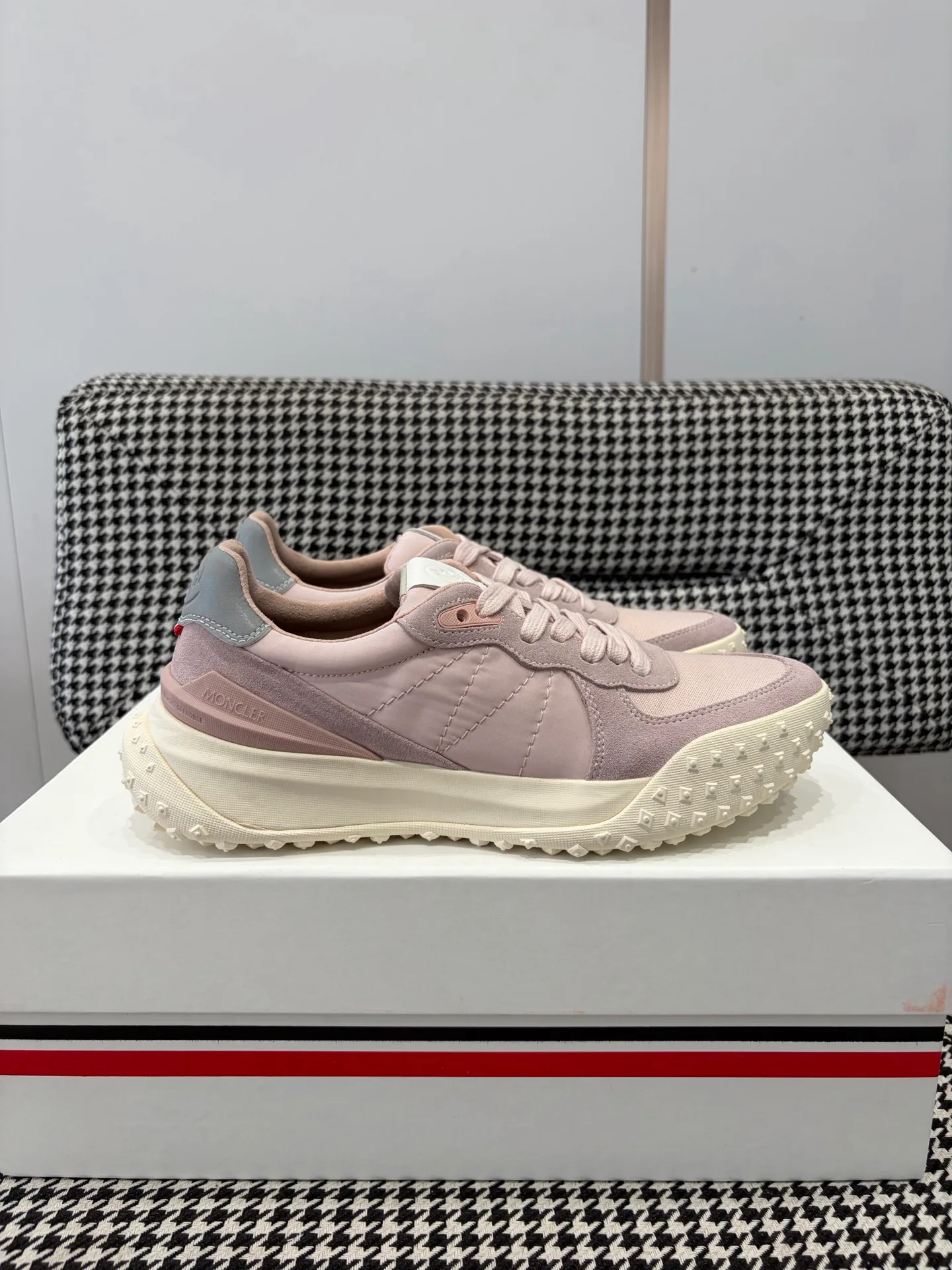 Кроссовки Женские Moncler 19081256
