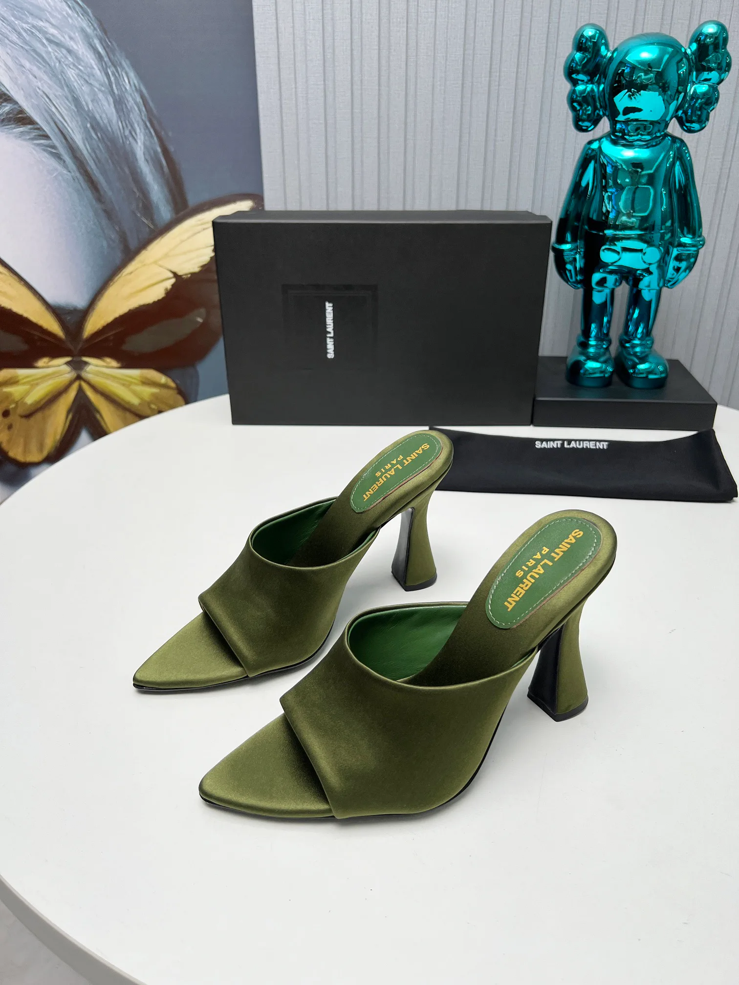 Босоножки Женские Saint Laurent 7184873