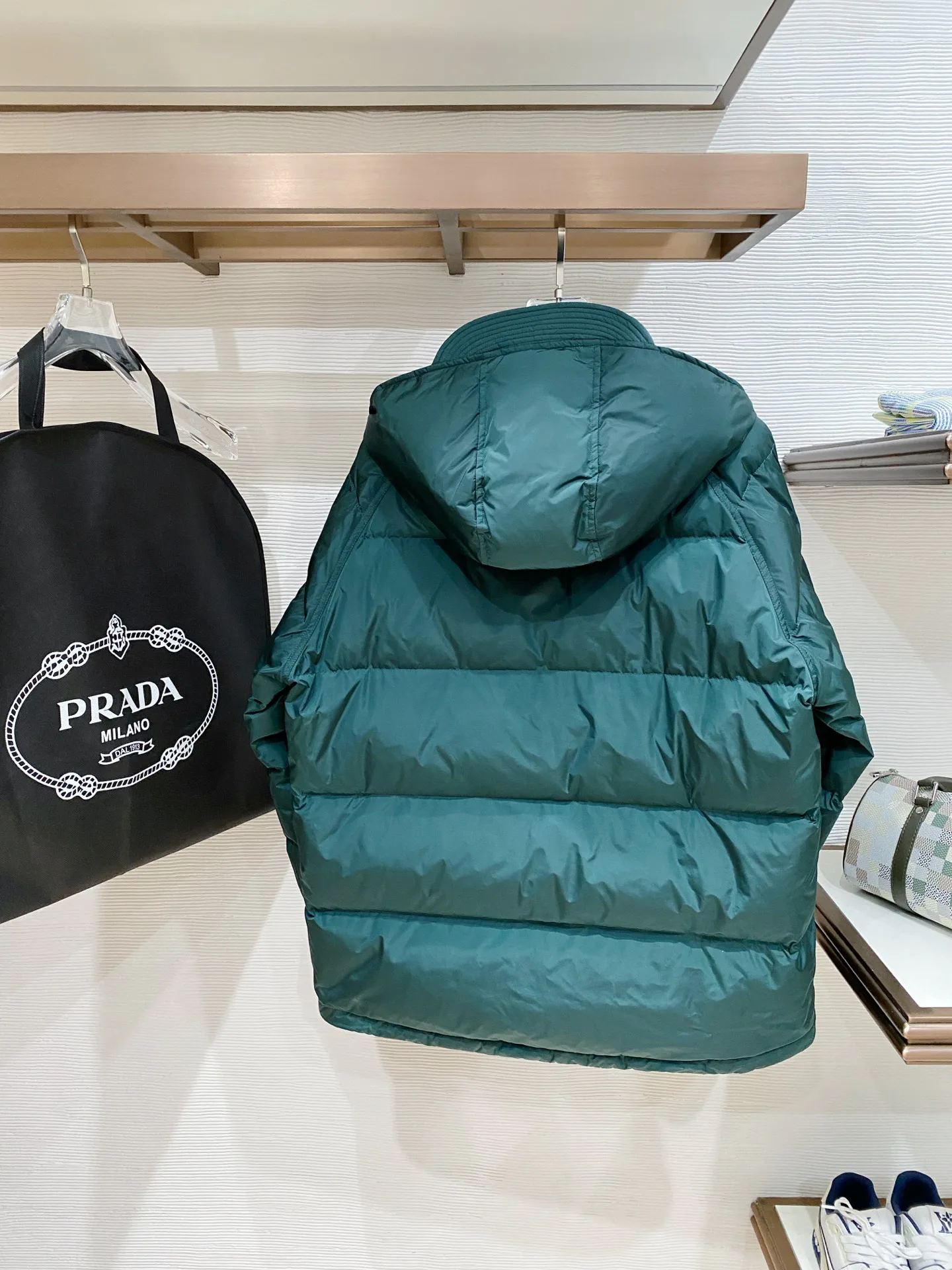 Куртки И Пуховики Мужские Prada 17930667