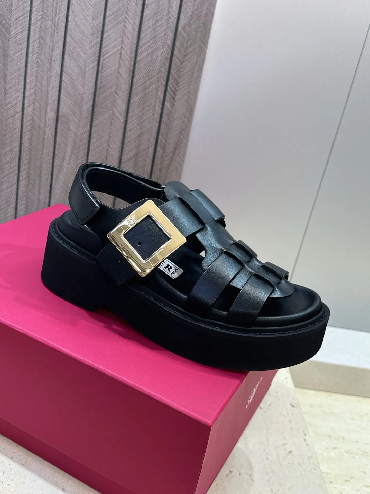 Босоножки Женские Roger Vivier 16910349