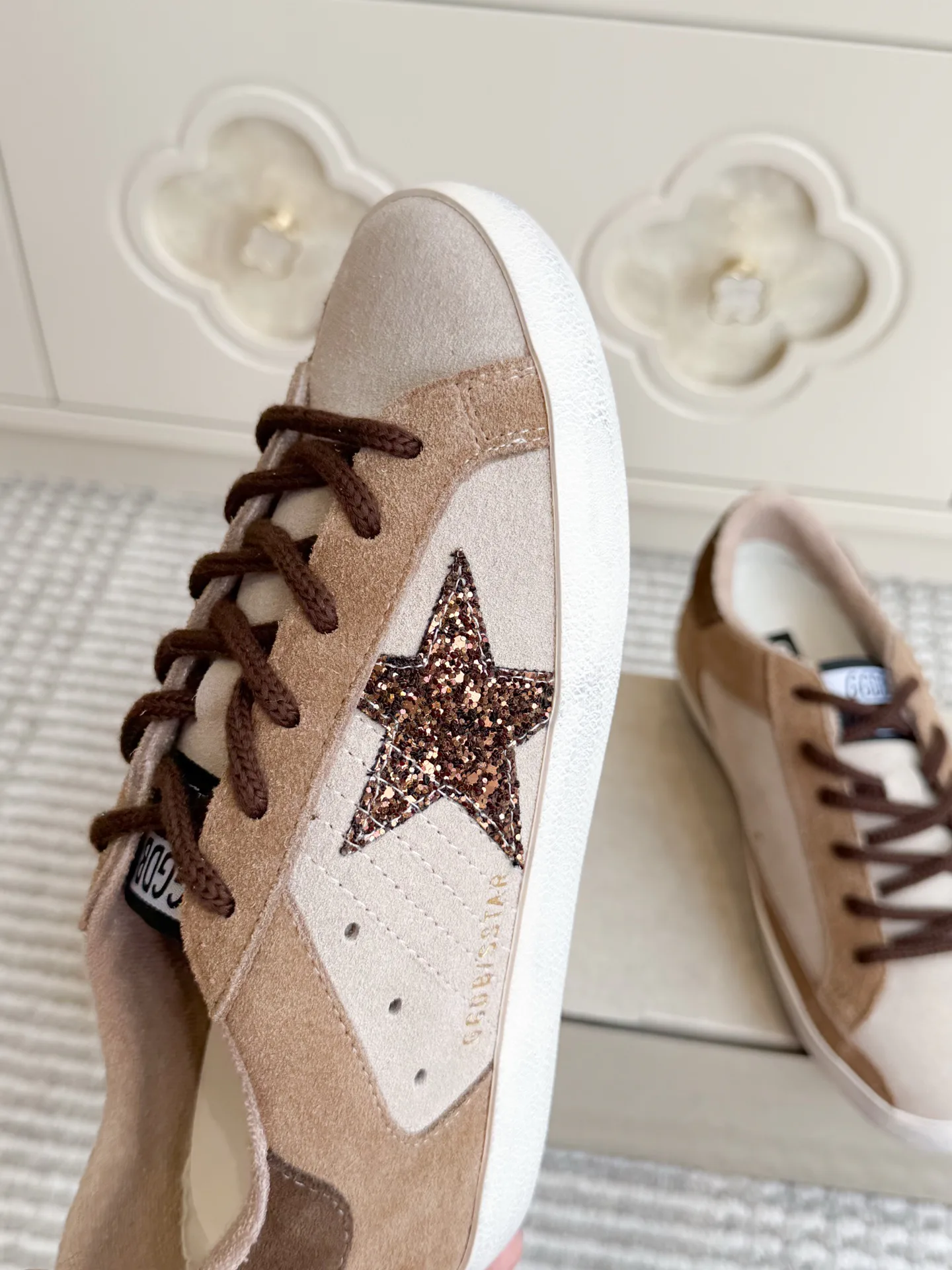 Кроссовки Женские Golden Goose 18360500
