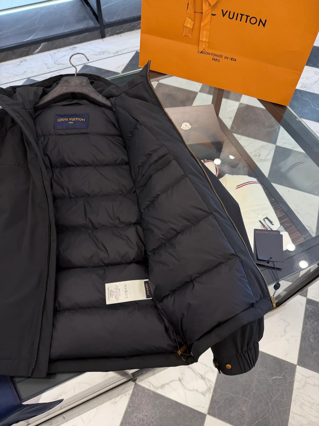 Куртки И Пуховики Женские Louis Vuitton 18007716