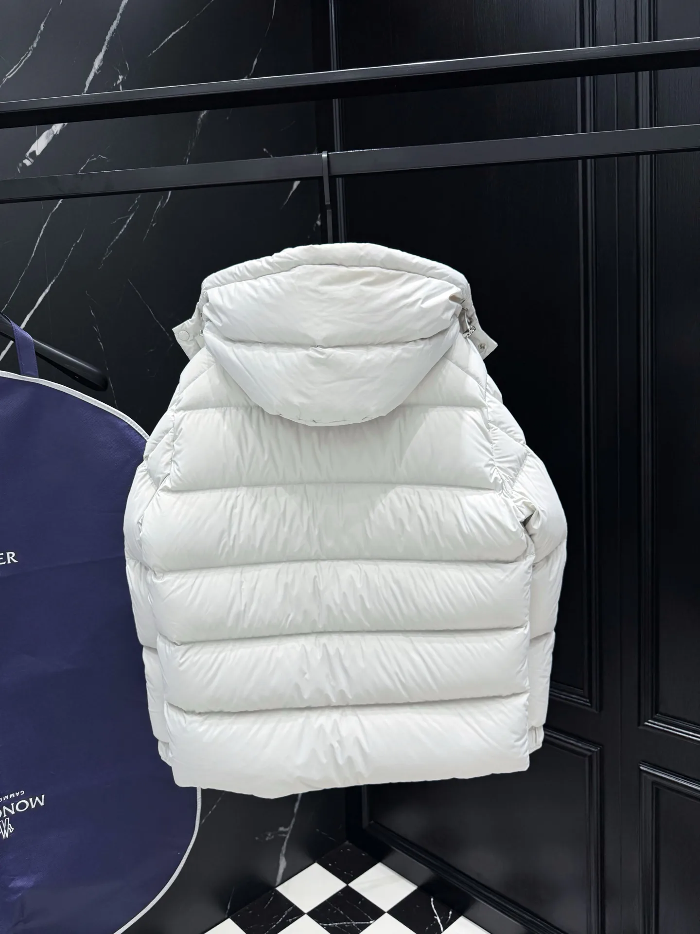 Куртки И Пуховики Женские Moncler 18035670