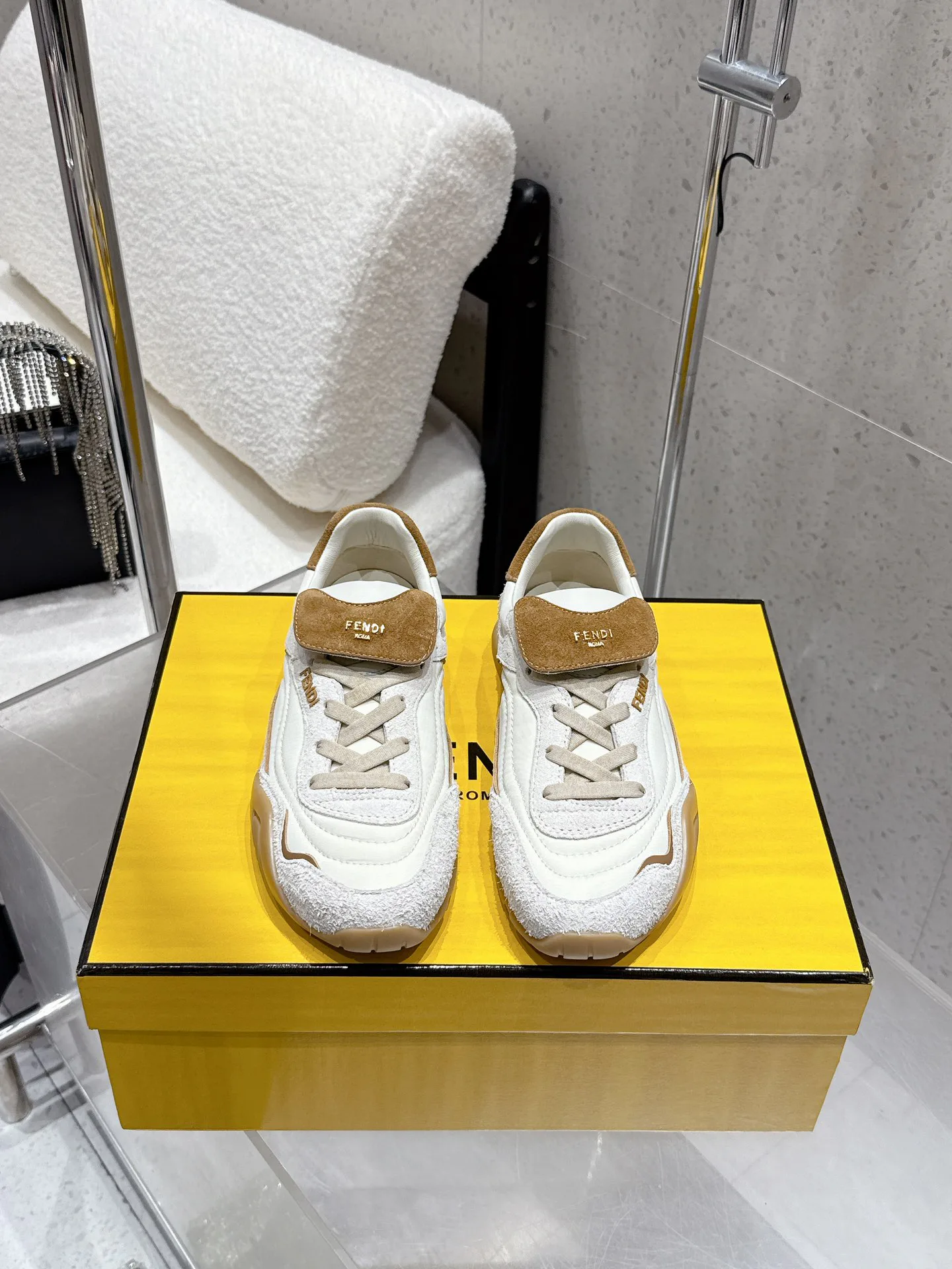 Кроссовки Женские Fendi 13078813