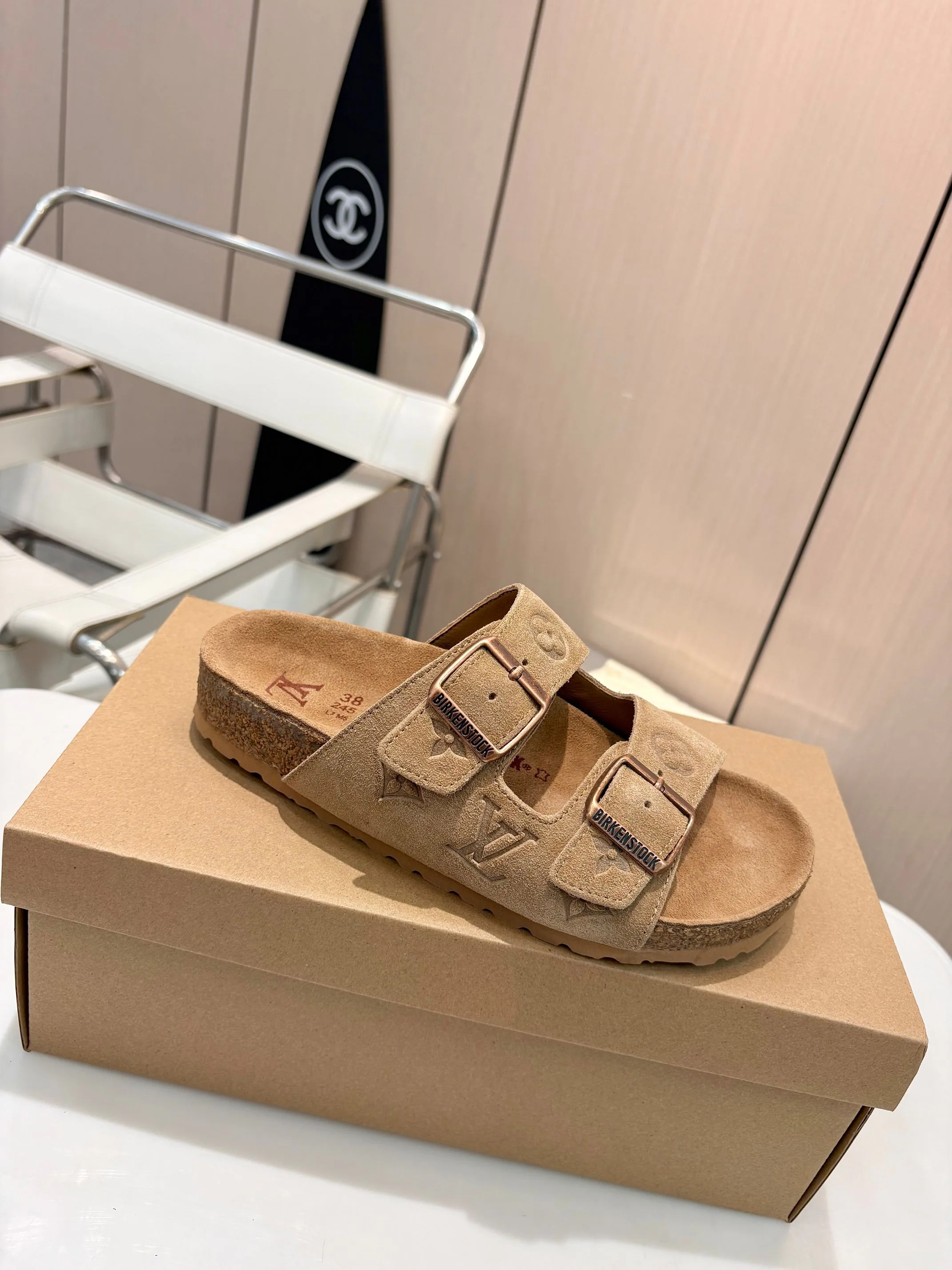 Сандалии Женские Louis Vuitton 11468879