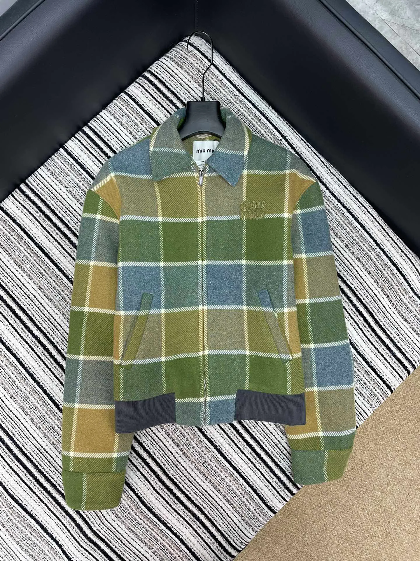 Куртки И Пуховики Женские Miu Miu 1093405