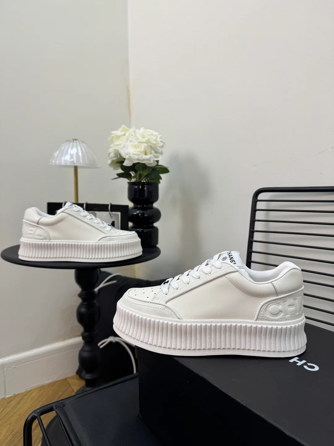 Кроссовки Женские Chanel 18025563