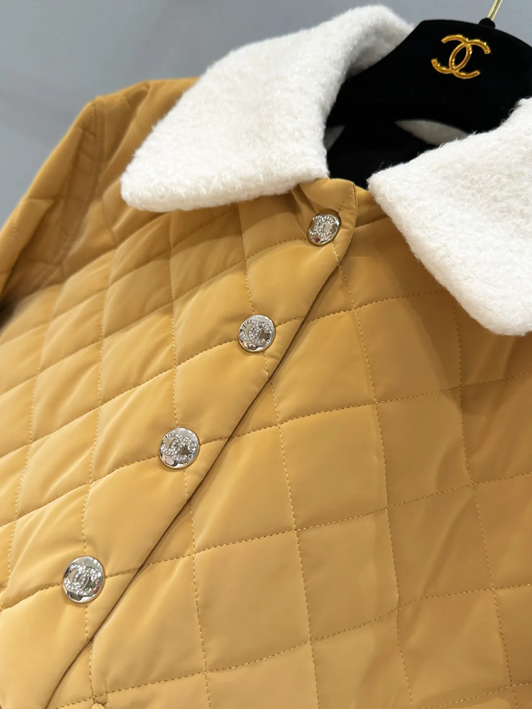 Куртки И Пуховики Женские Chanel 434364
