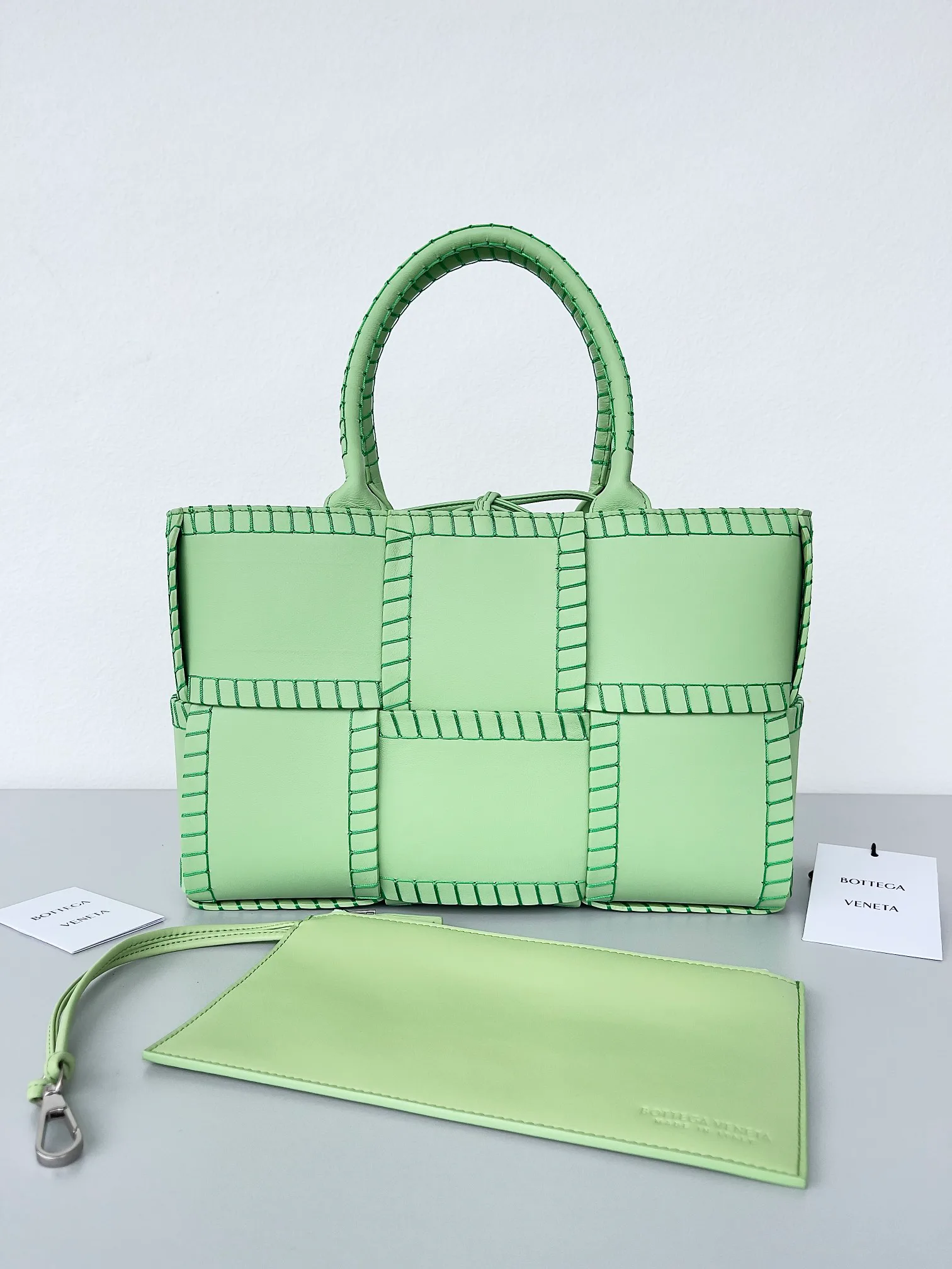 Классические Сумки Женские Bottega Veneta 368750