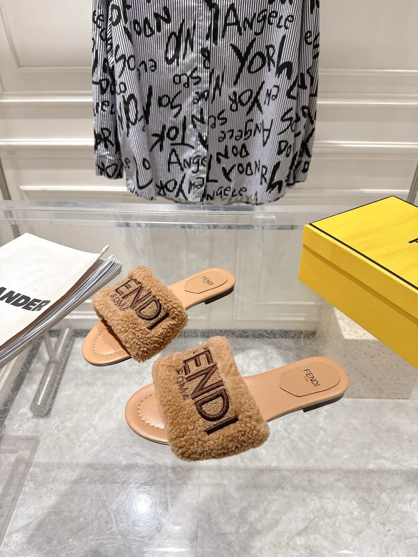 Шлепанцы Женские Fendi 56025