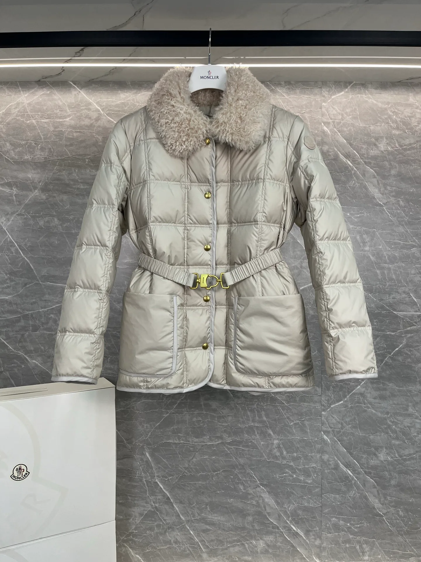 Куртки И Пуховики Женские Moncler 19256712