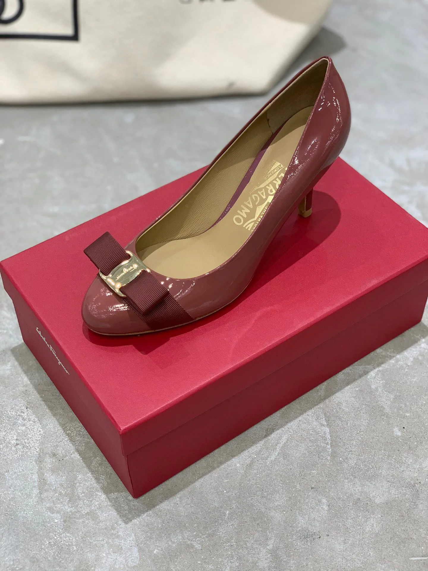 Туфли Женские Salvatore Ferragamo 18531885
