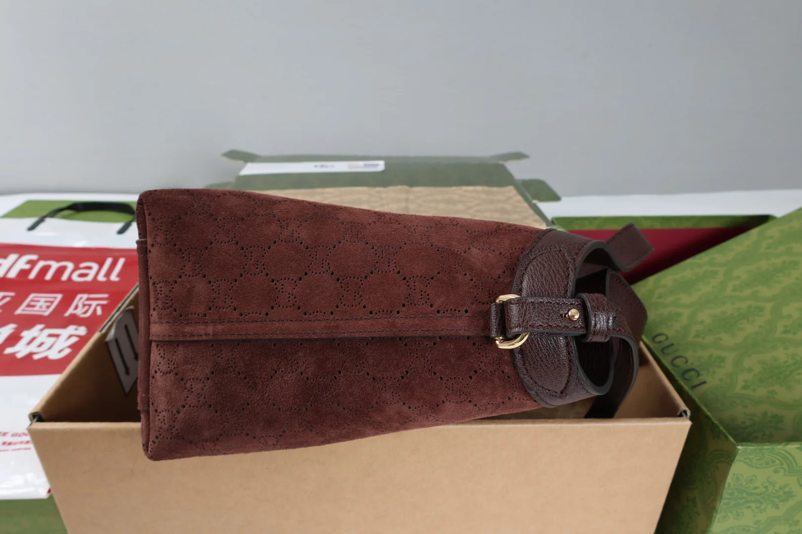 Классические Сумки Женские Gucci 18223252