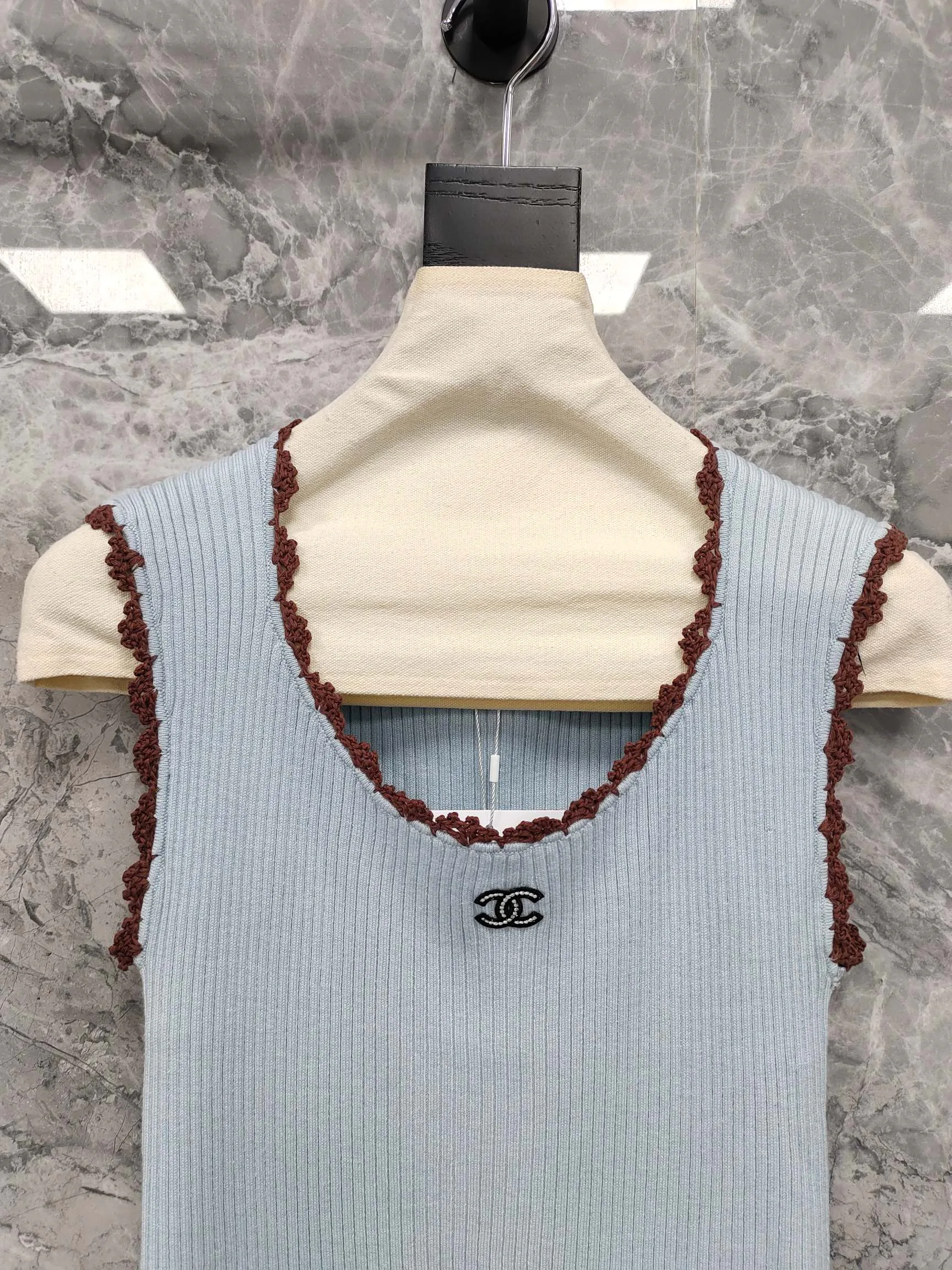 Жилеты Женские Chanel 13314364
