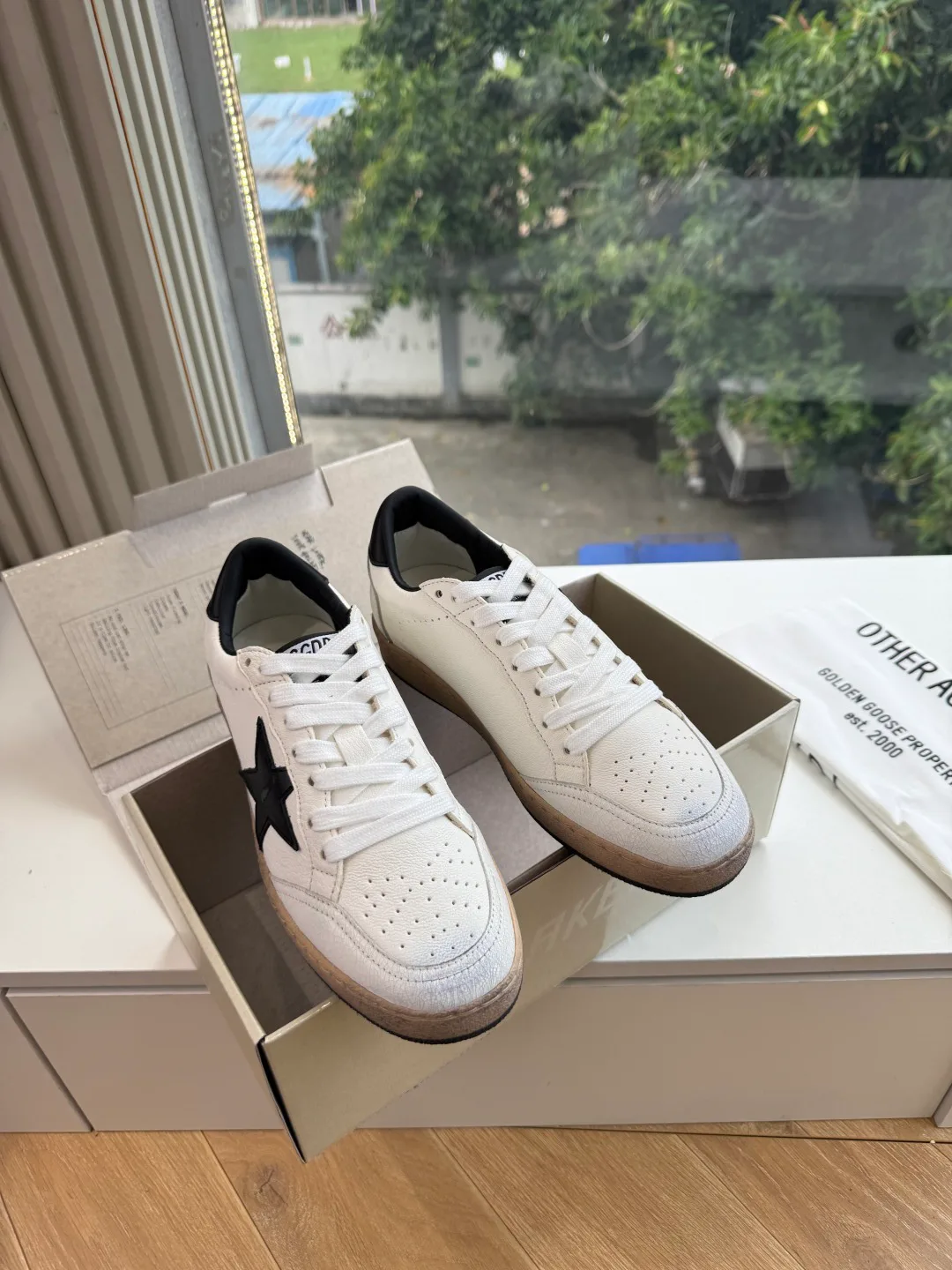 Кроссовки Женские Golden Goose 18801051