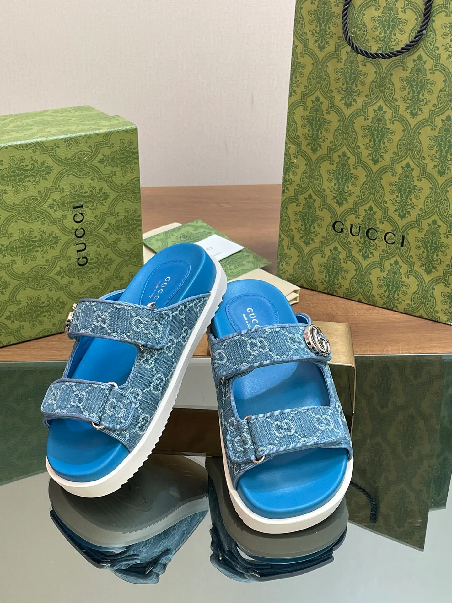 Шлепанцы Женские Gucci 21084