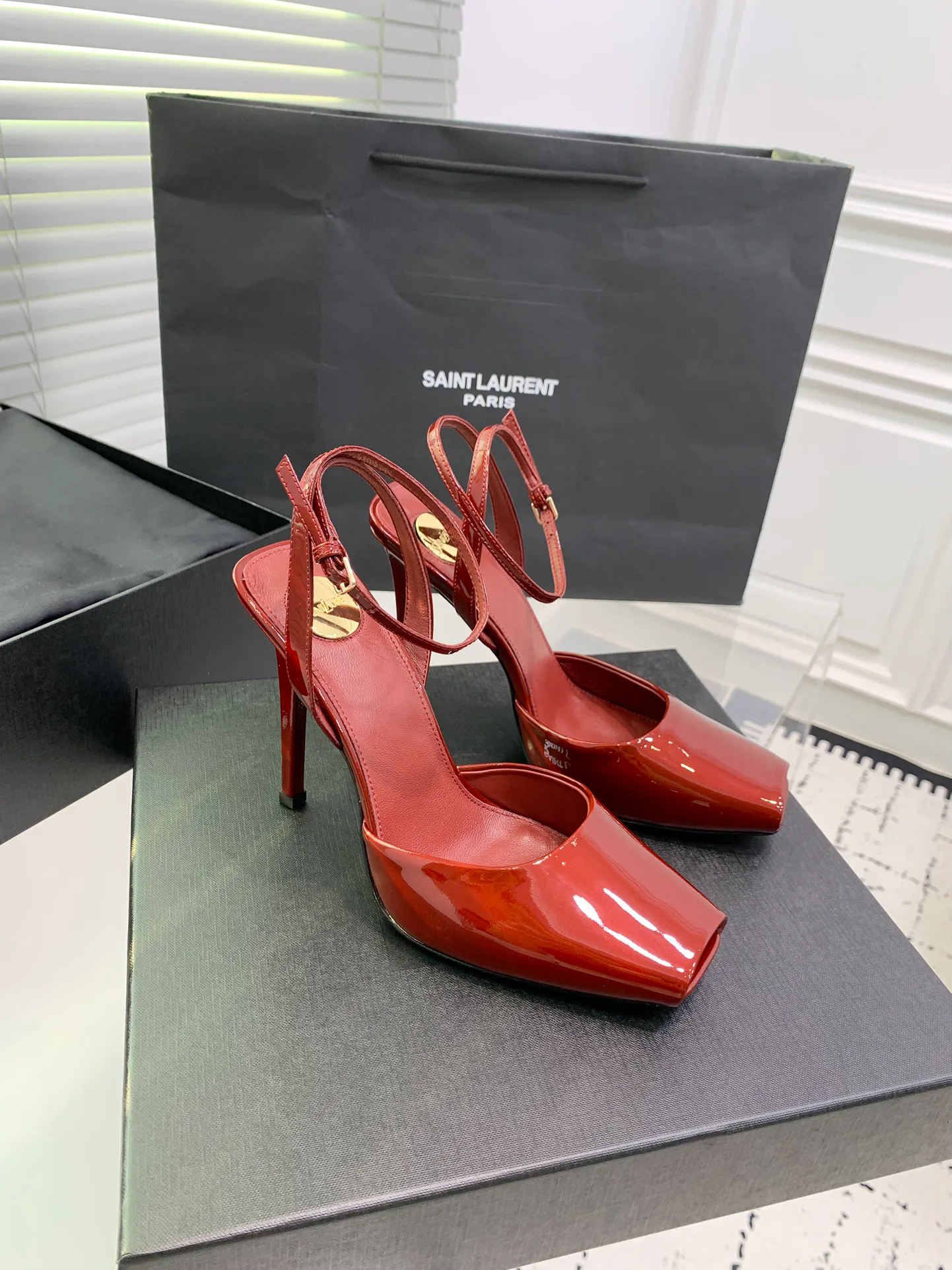 Босоножки Женские Saint Laurent 7792