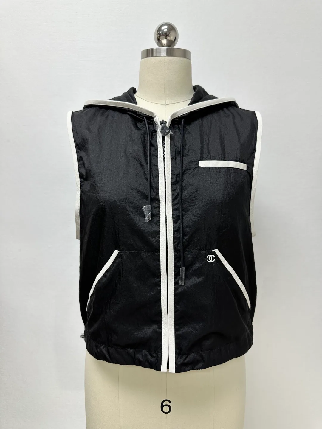 Куртки И Пуховики Женские Chanel 16907936