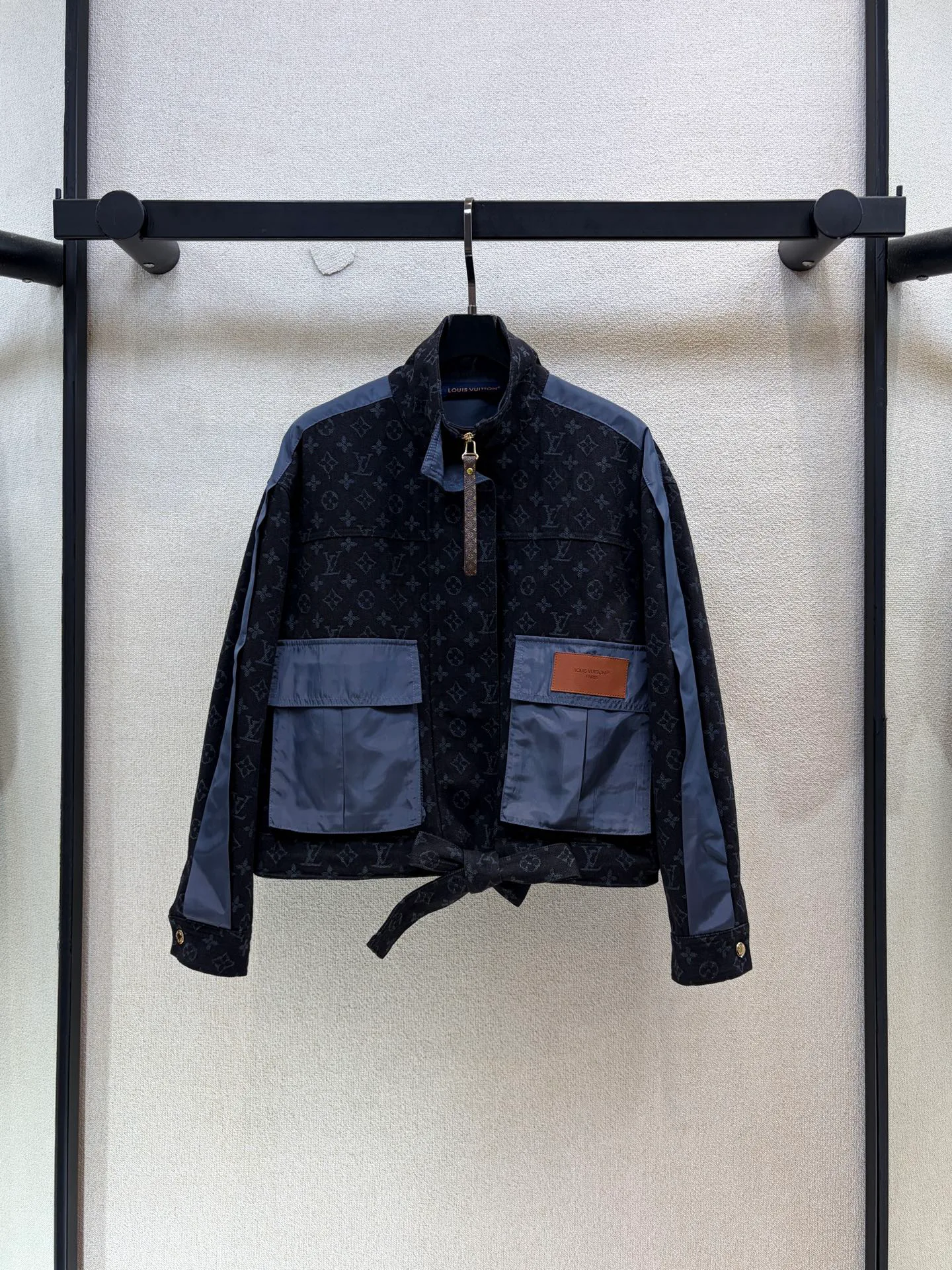 Куртки И Пуховики Женские Louis Vuitton 18408056