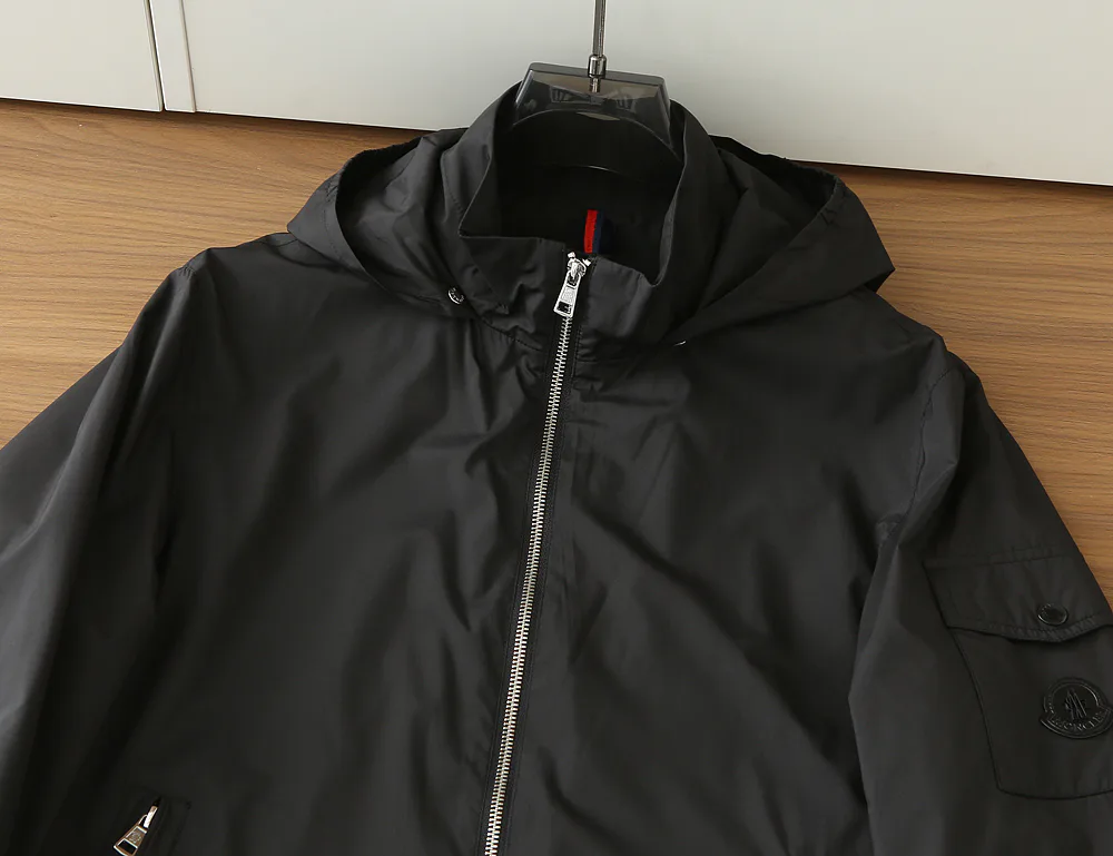Куртки И Пуховики Мужские Moncler 9949789