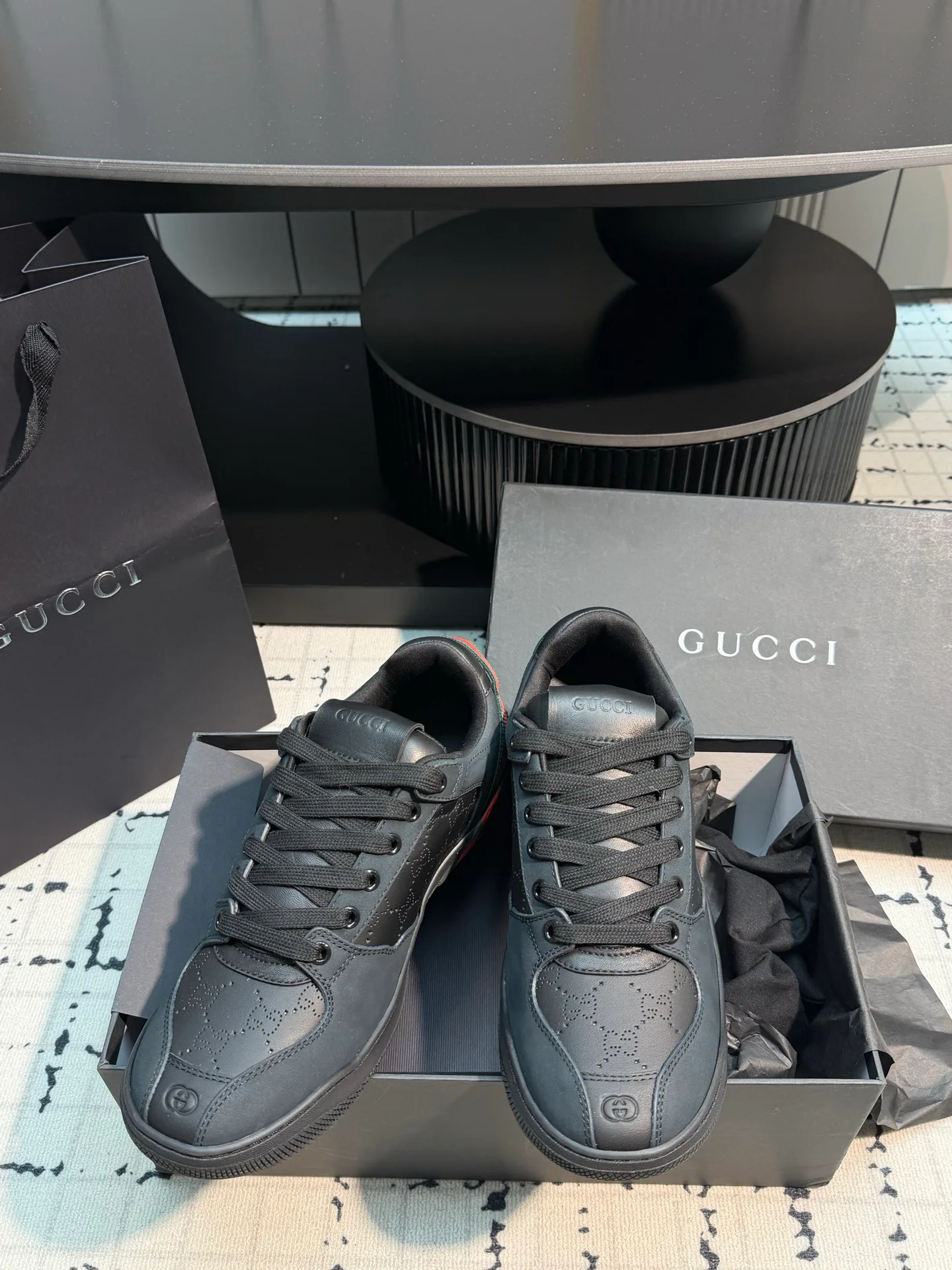 Кроссовки Женские Gucci 19411170