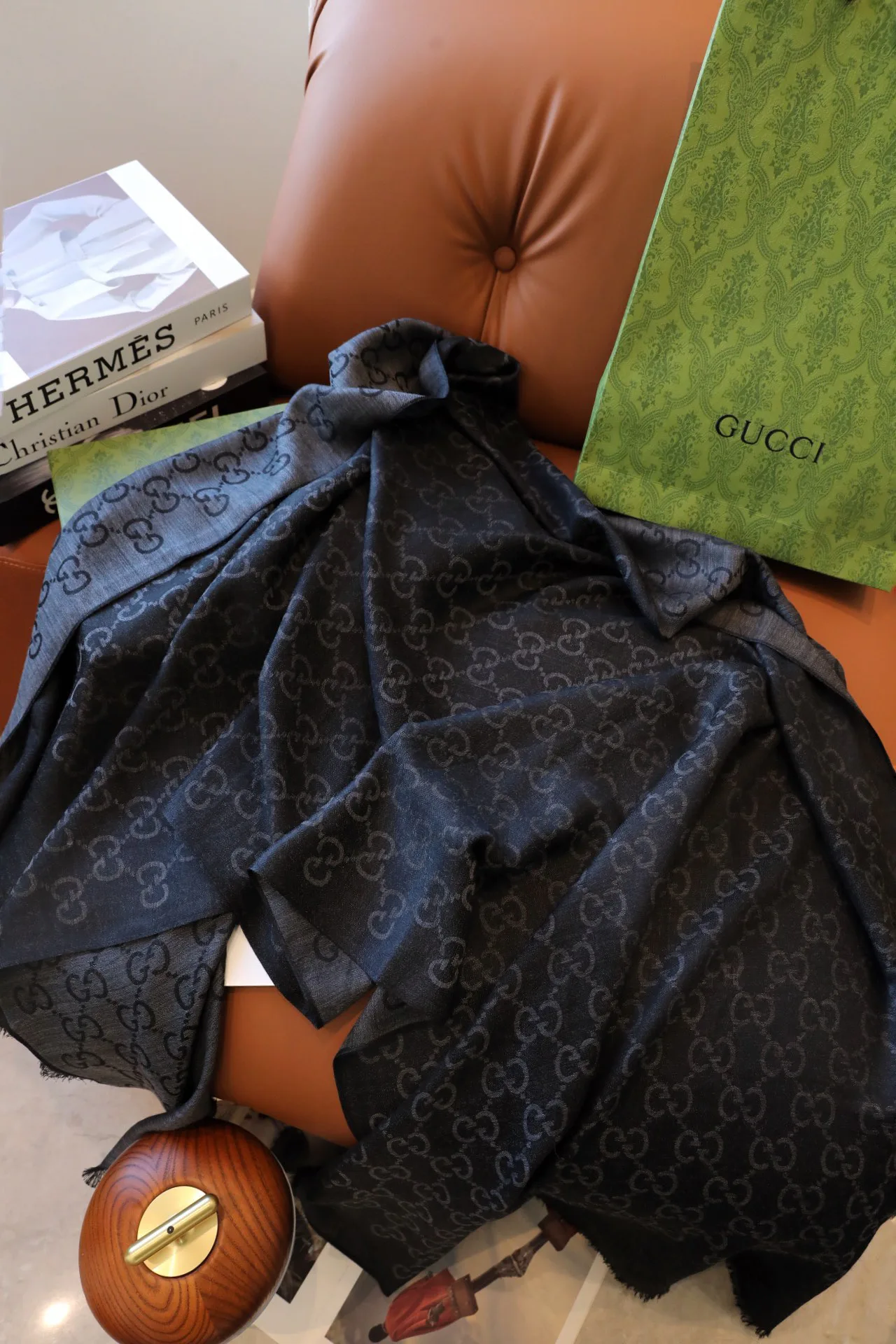 Шарфы Gucci 18275136