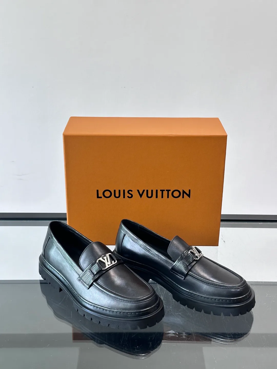 Лоферы И Туфли Мужские Louis Vuitton 17646070