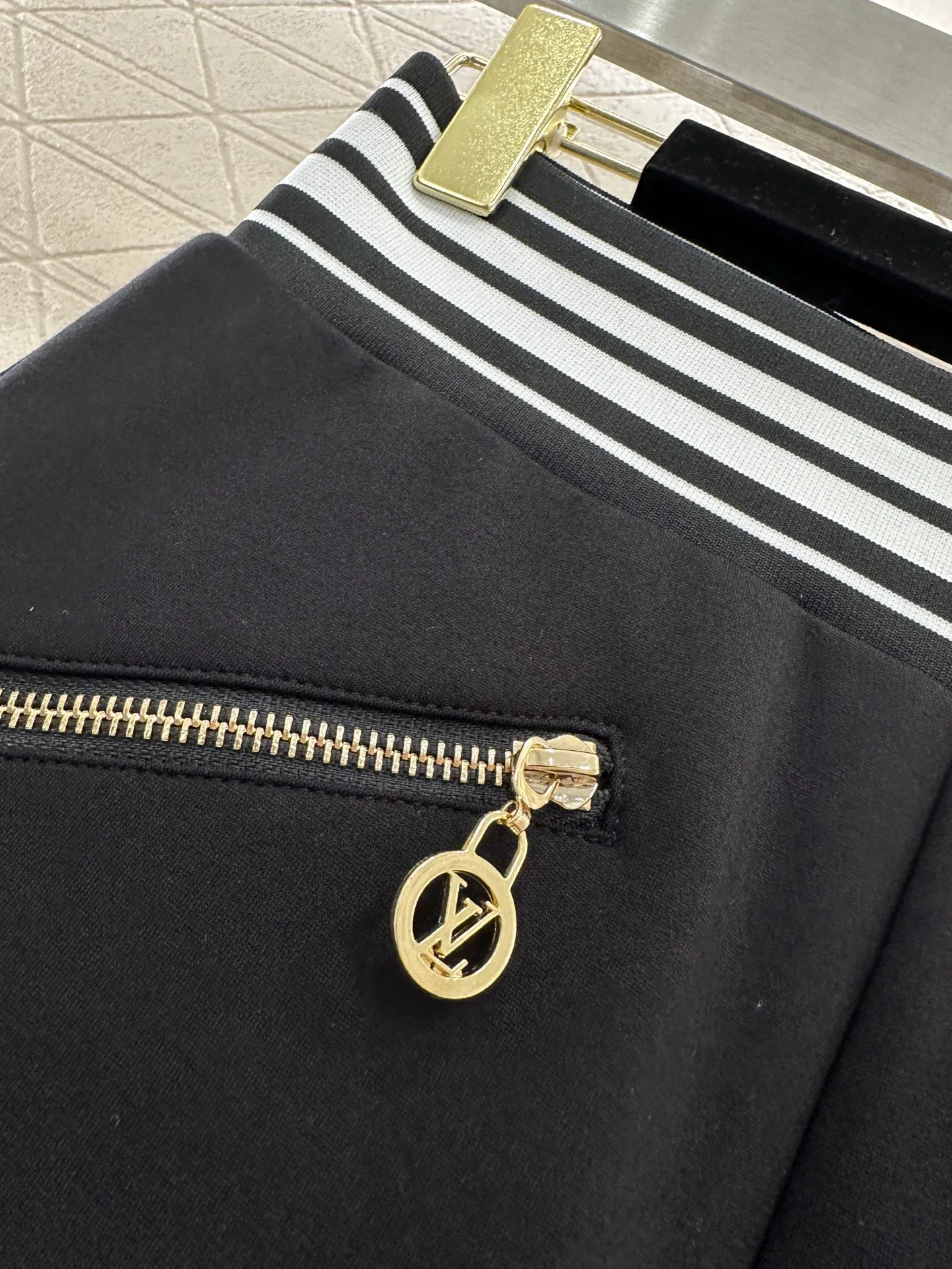 Брюки Женские Louis Vuitton 11347944