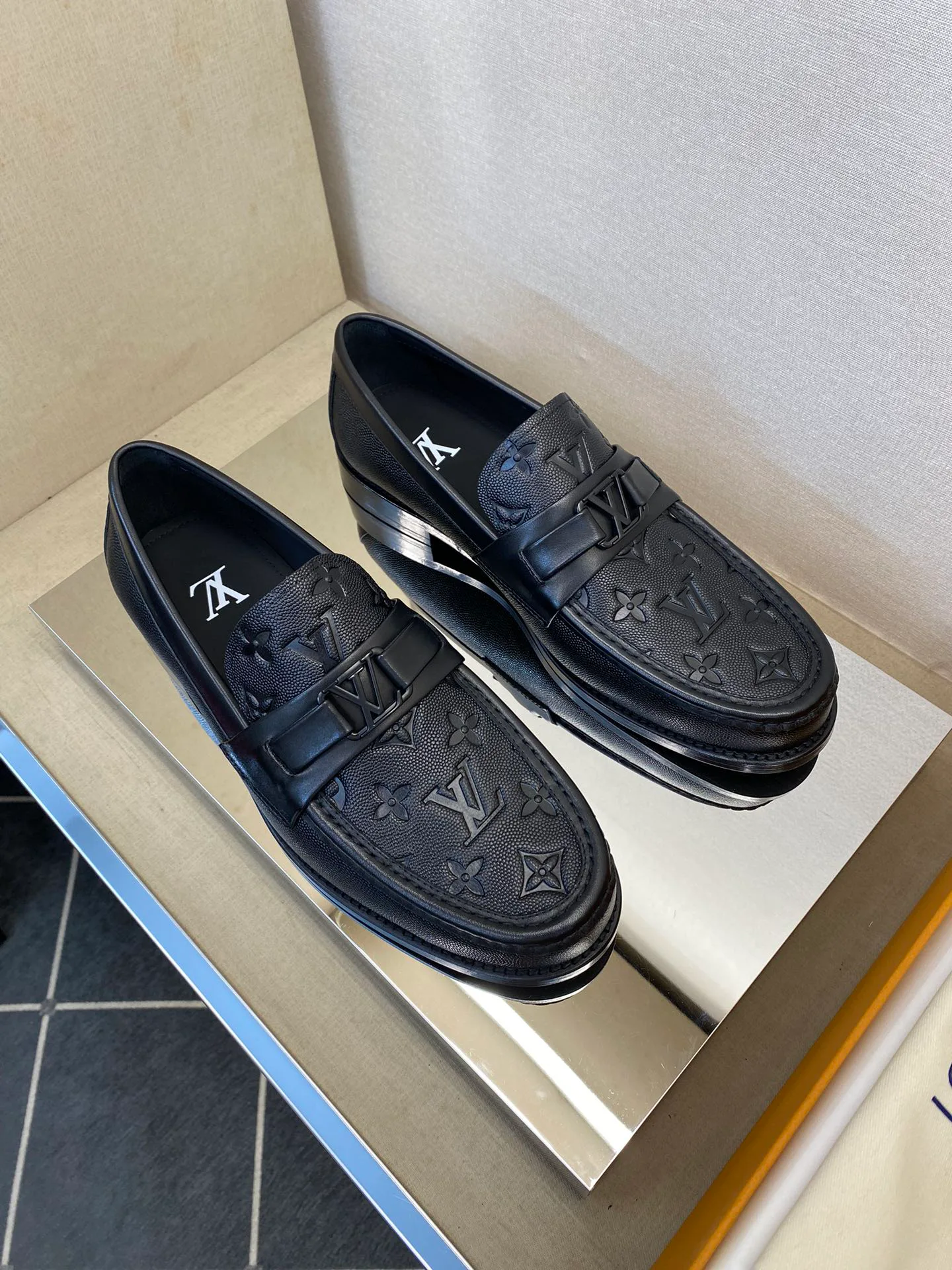 Лоферы И Туфли Мужские Louis Vuitton 18079161