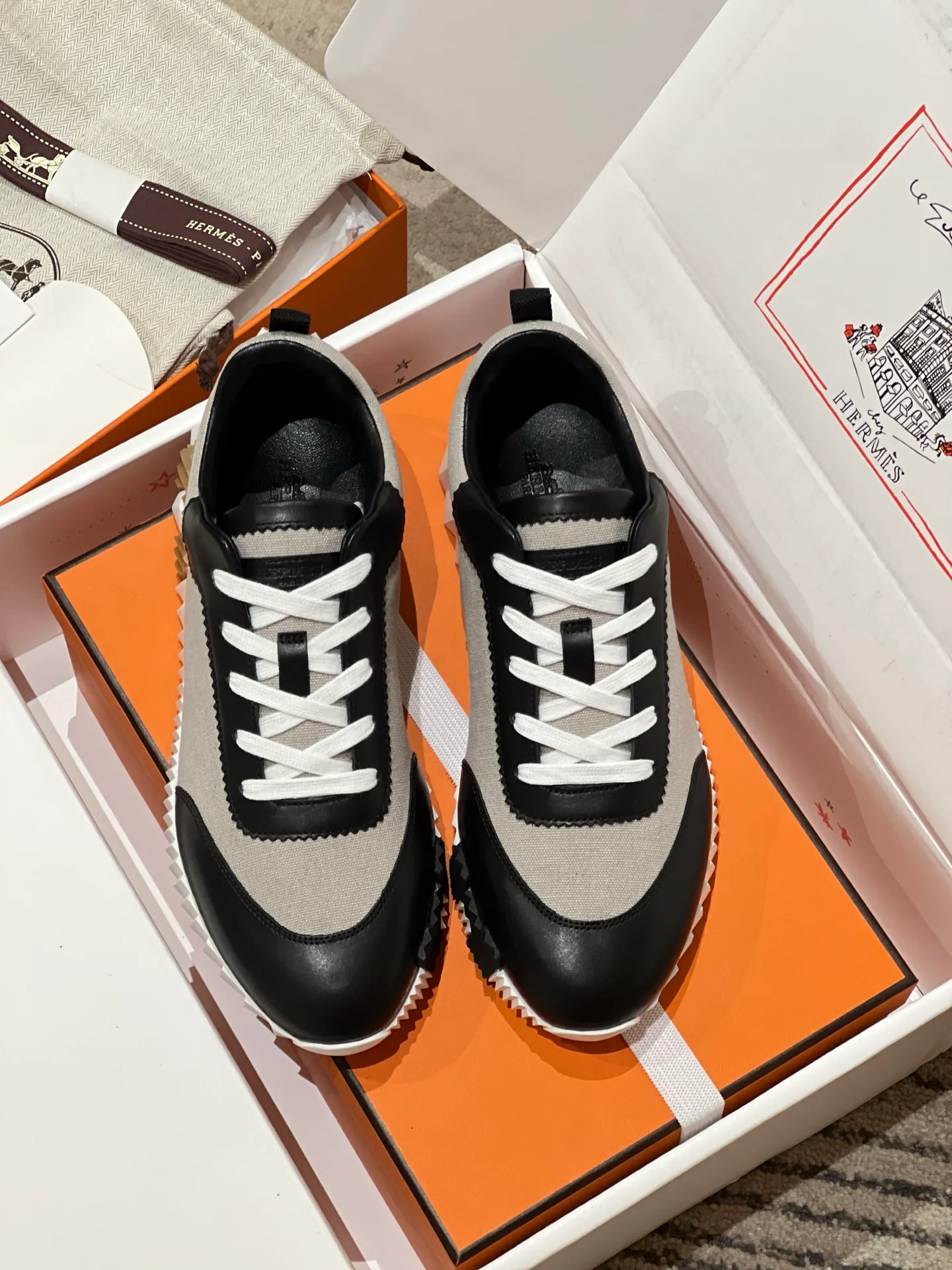 Кроссовки Женские Hermes 18080323