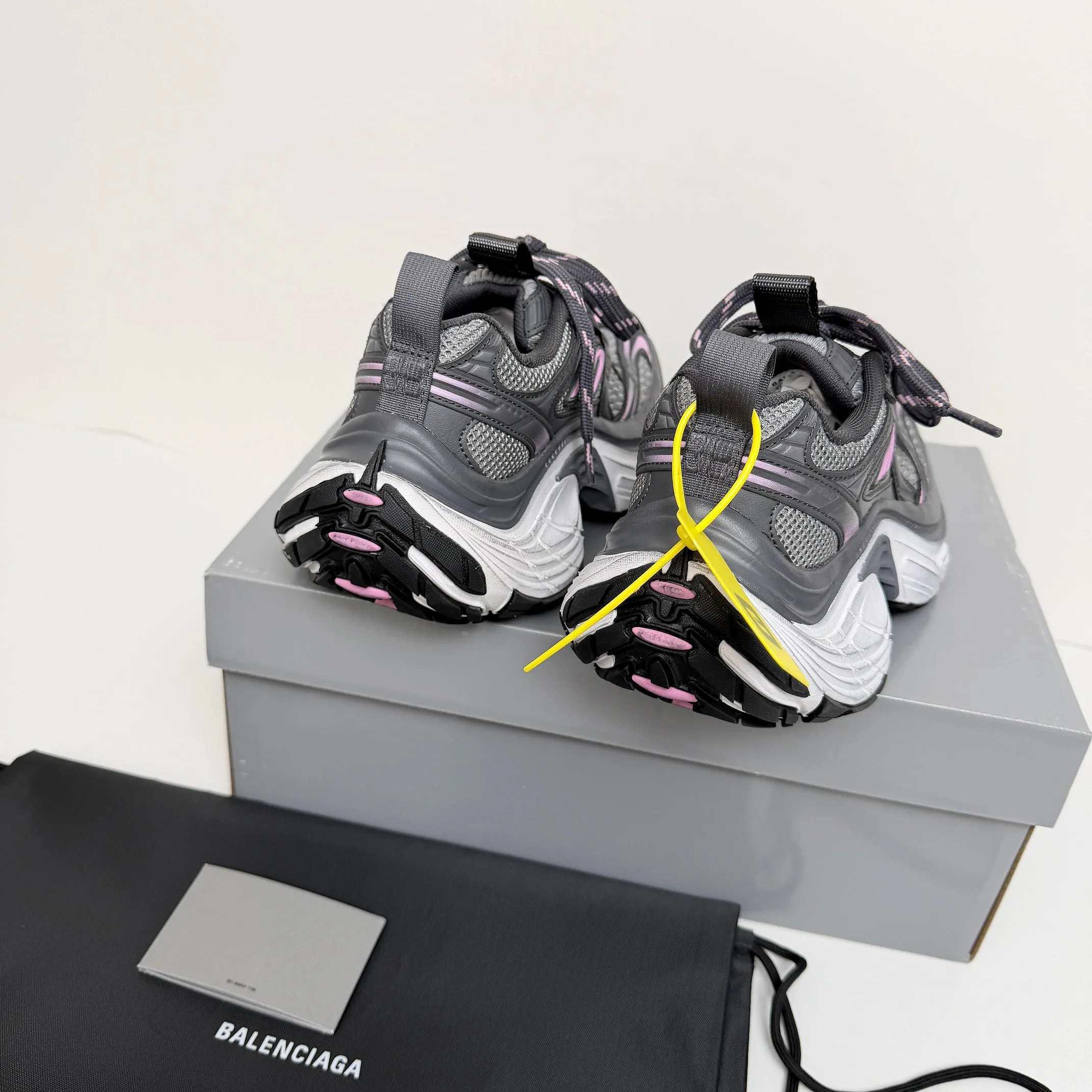 Кроссовки Женские Balenciaga 6062601