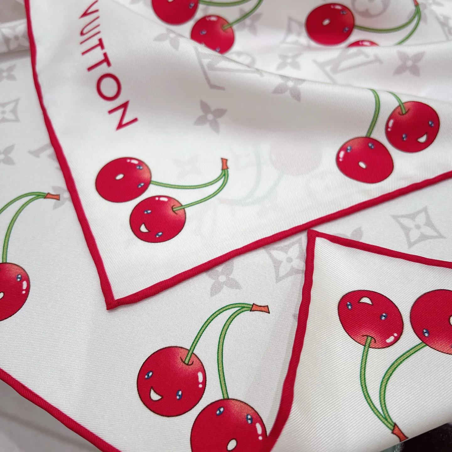 Шарфы Louis Vuitton 589908