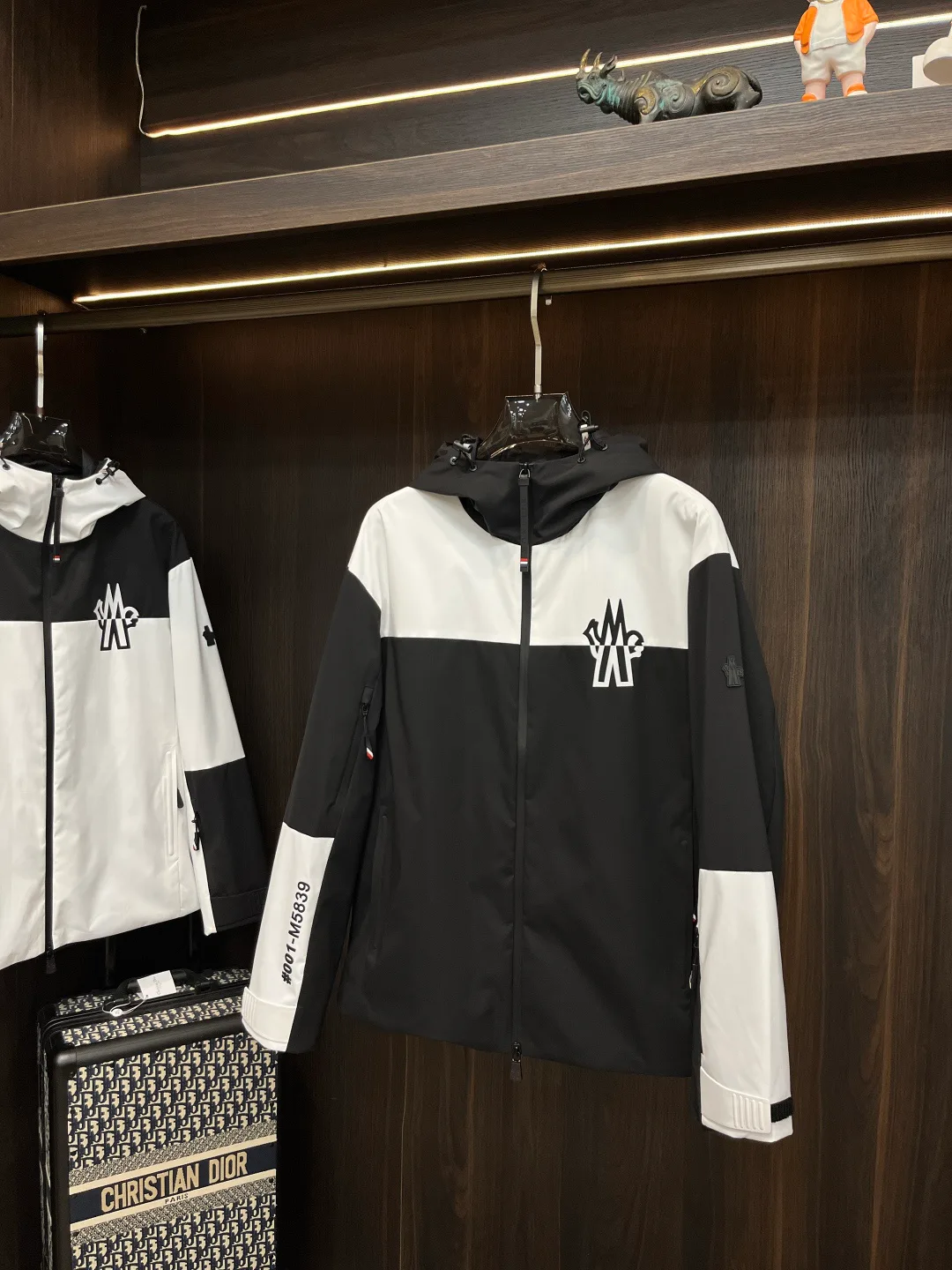 Куртки И Пуховики Мужские Moncler 5058189