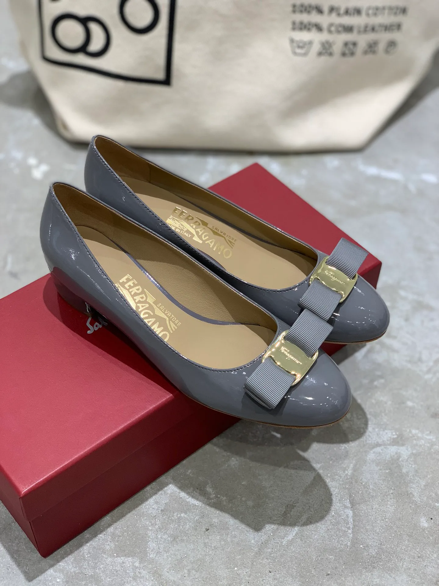 Балетки Женские Salvatore Ferragamo 18340672