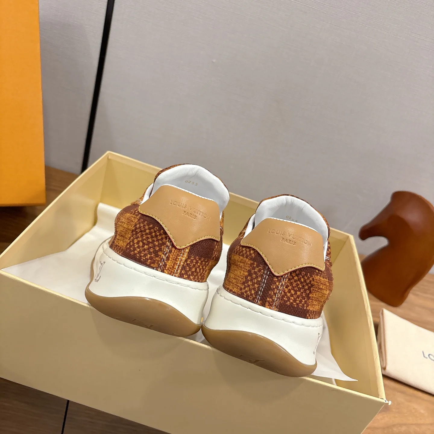 Кроссовки Женские Louis Vuitton 5611478